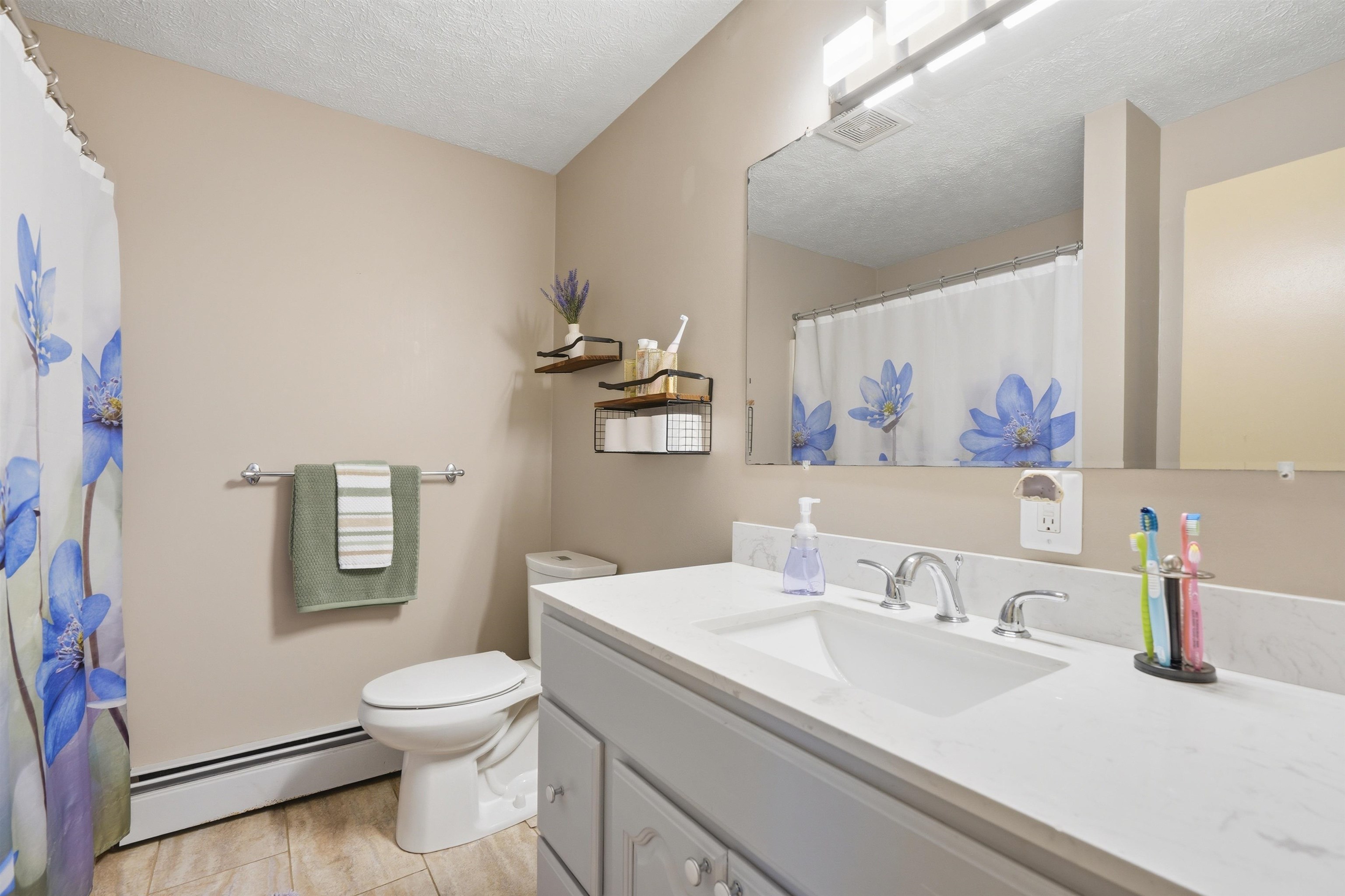 254 Greeley St, Manchester, NH 03102
