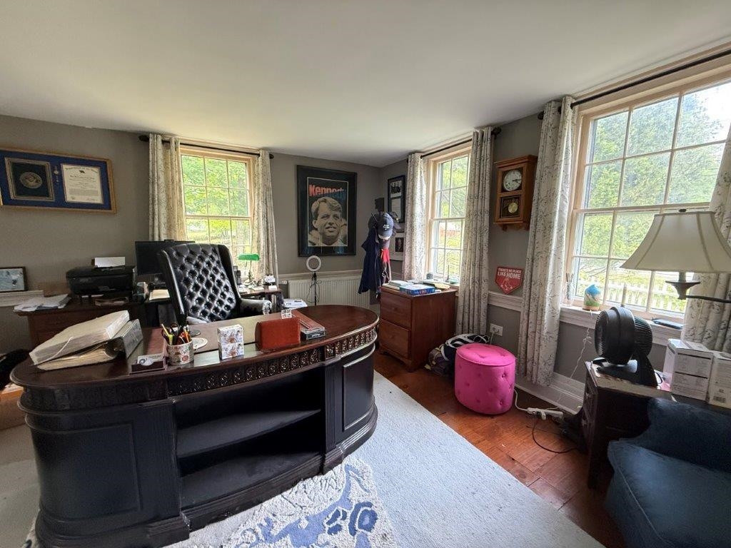 Office or First Floor Bedroom 25529477