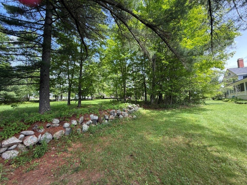 Private Yard 25431524