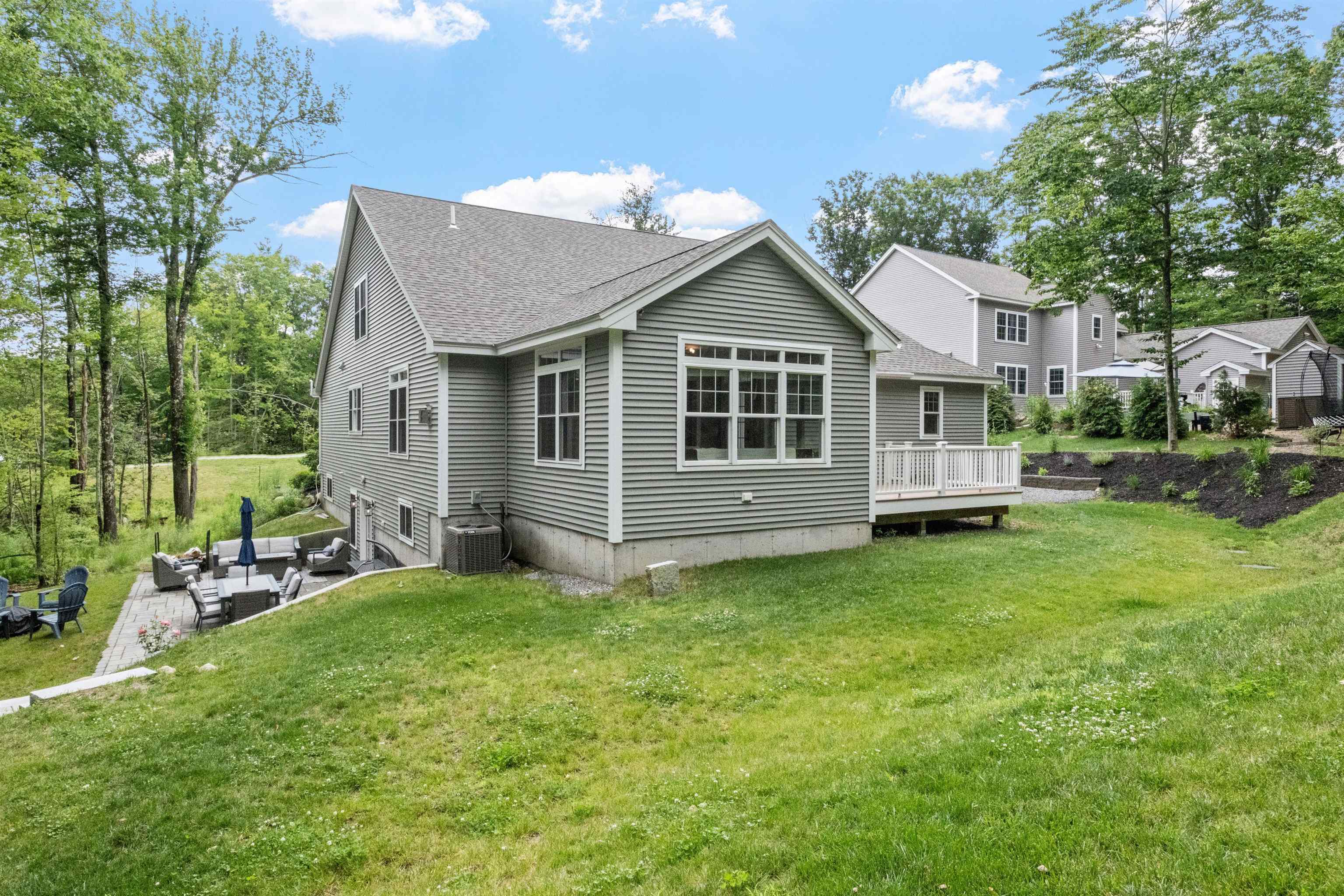5 Hamilton Ct, Bow, NH 03304
