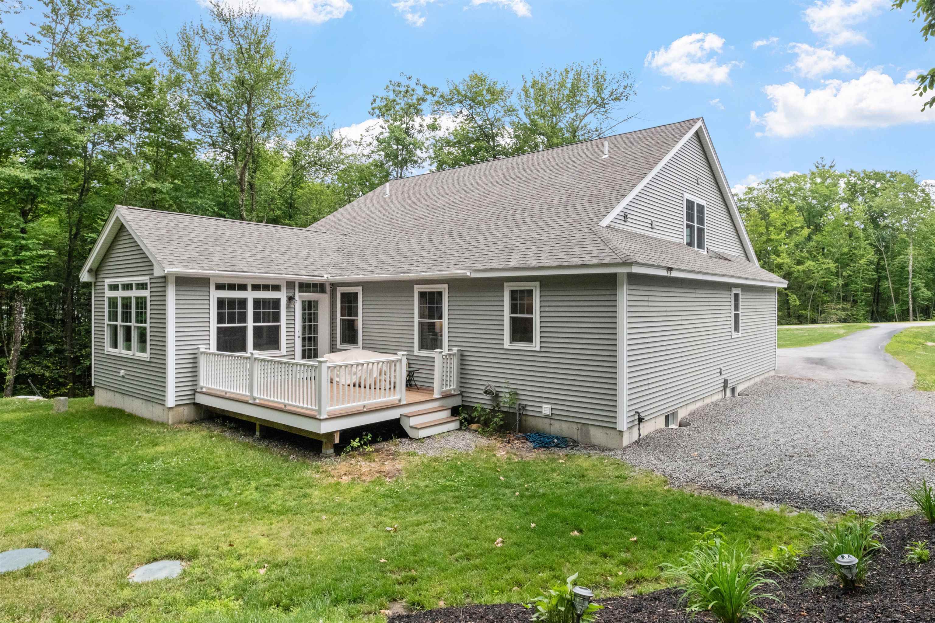 5 Hamilton Ct, Bow, NH 03304