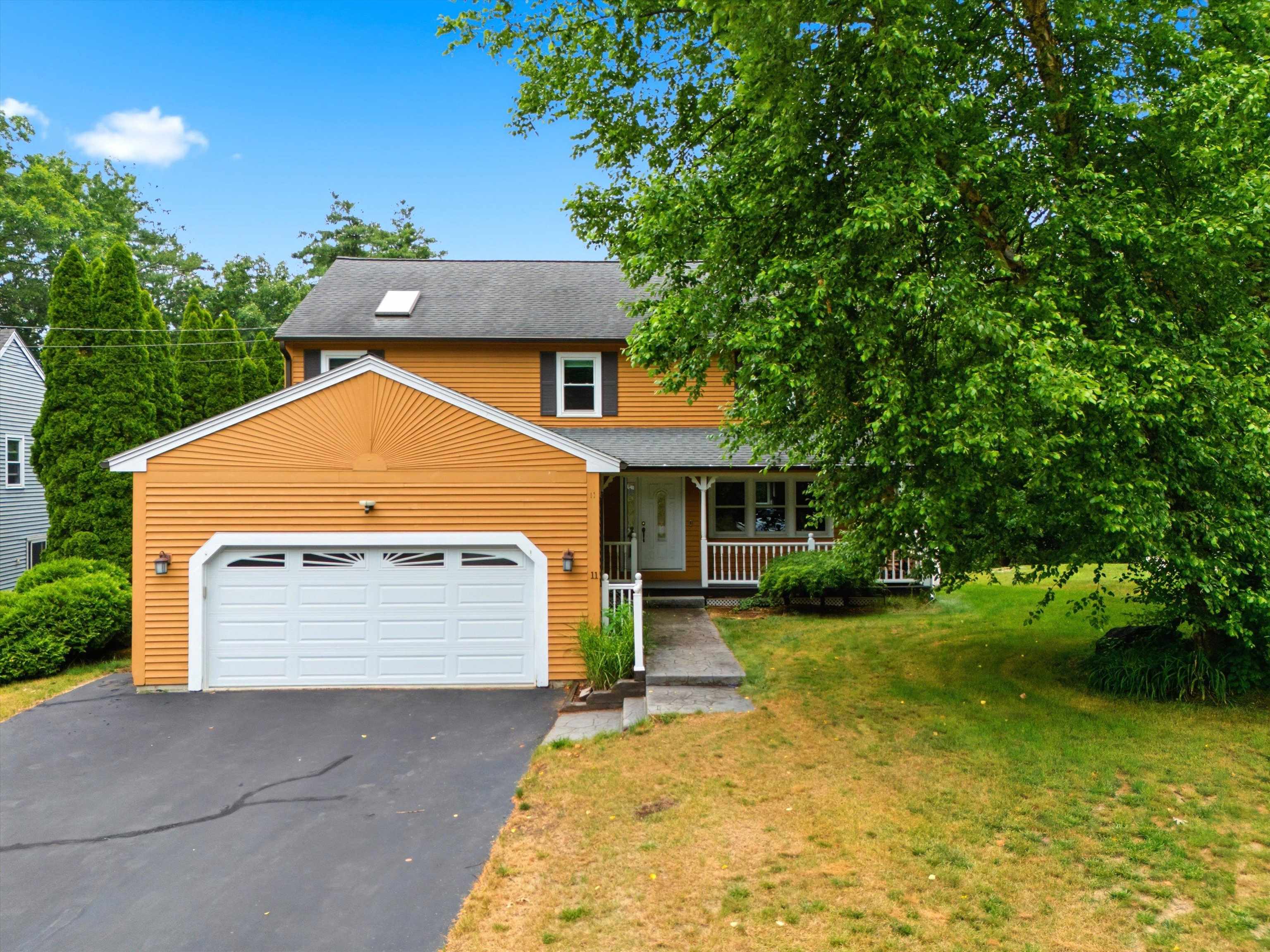 2nd image of 11 Hammar Rd, Nashua, NH 03062 | MLS# 5096560