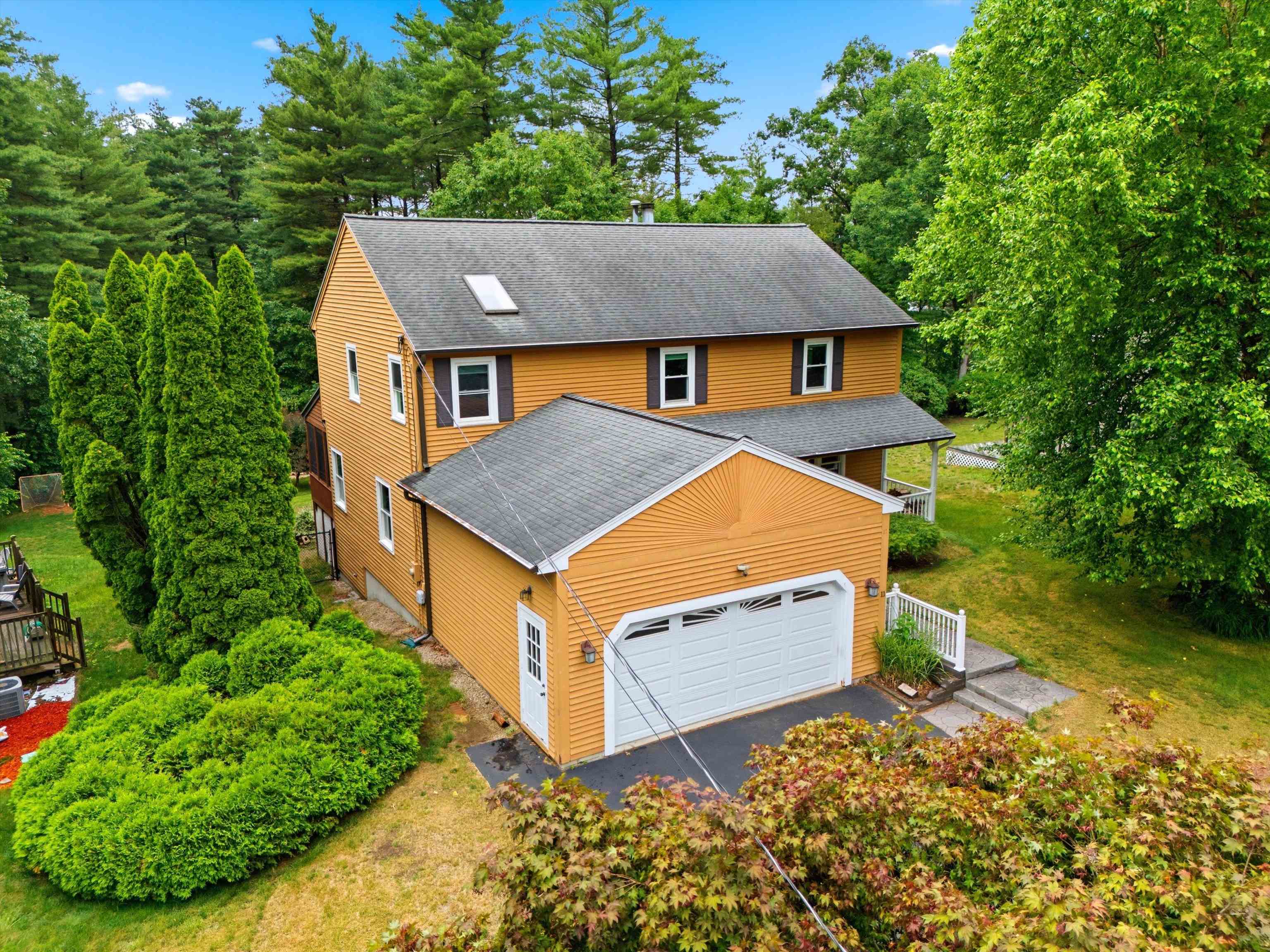 3rd image of 11 Hammar Rd, Nashua, NH 03062 | MLS# 5096560