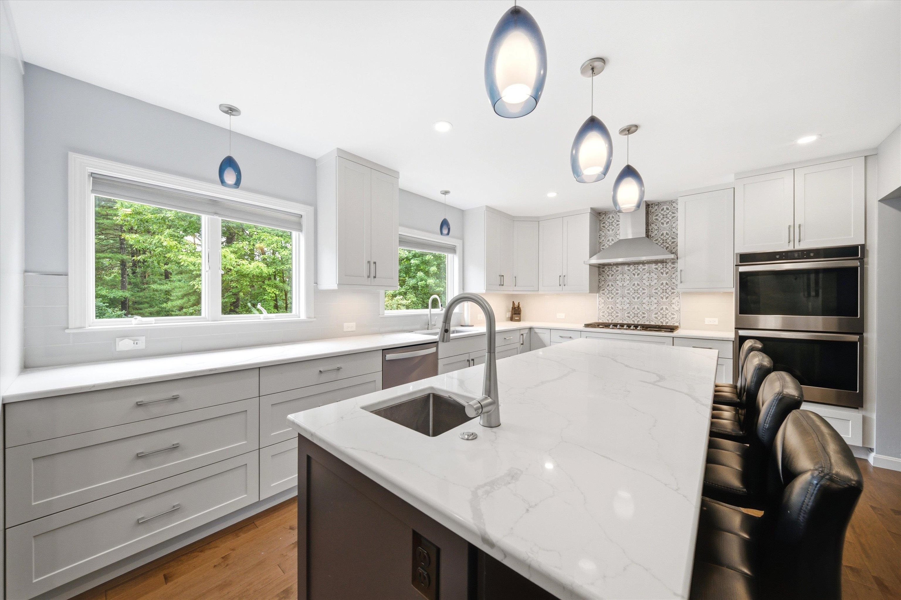 11 Hammar Rd, Nashua, NH 03062