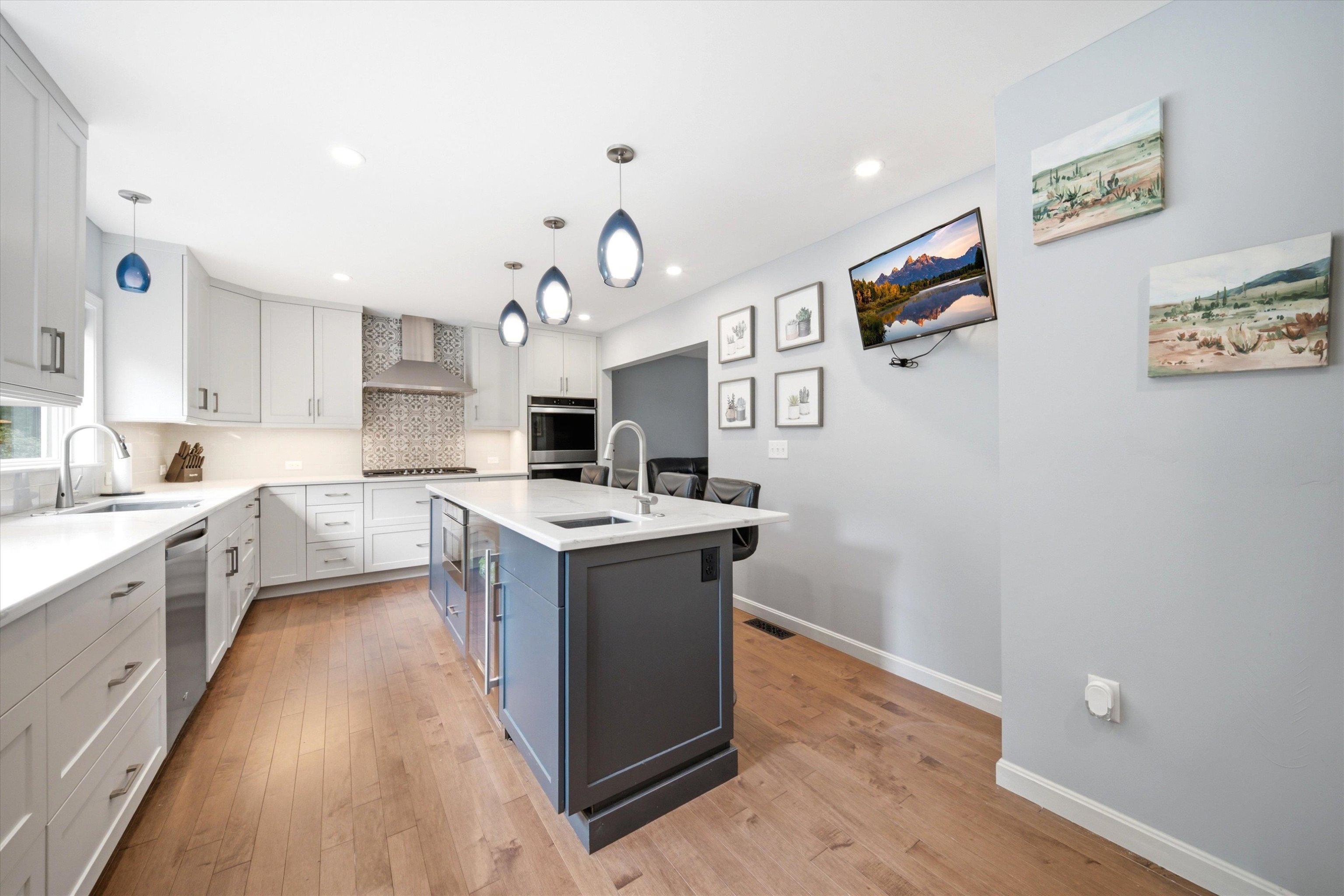 11 Hammar Rd, Nashua, NH 03062