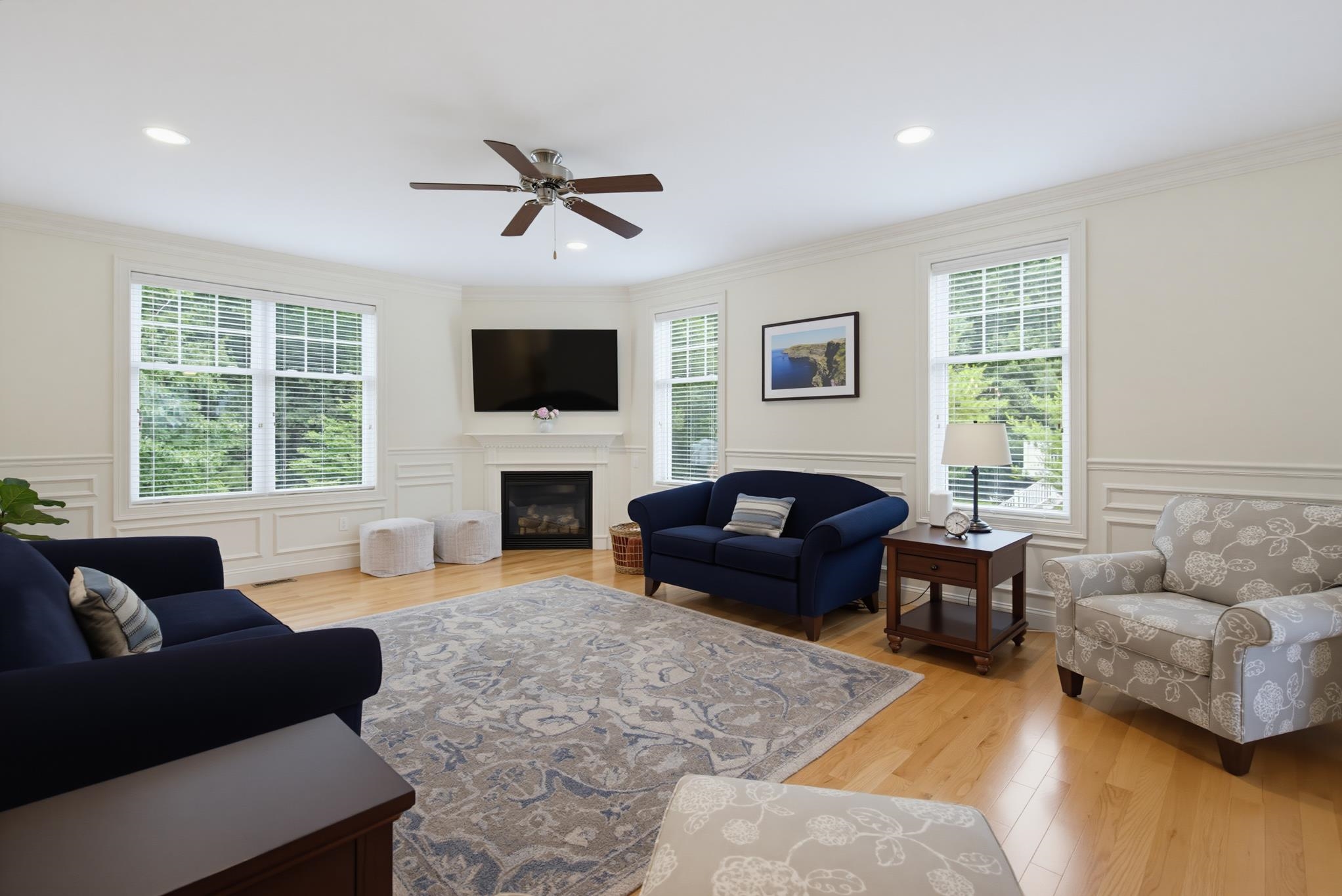 33 Chisholm Farm Dr, Stratham, NH 03885