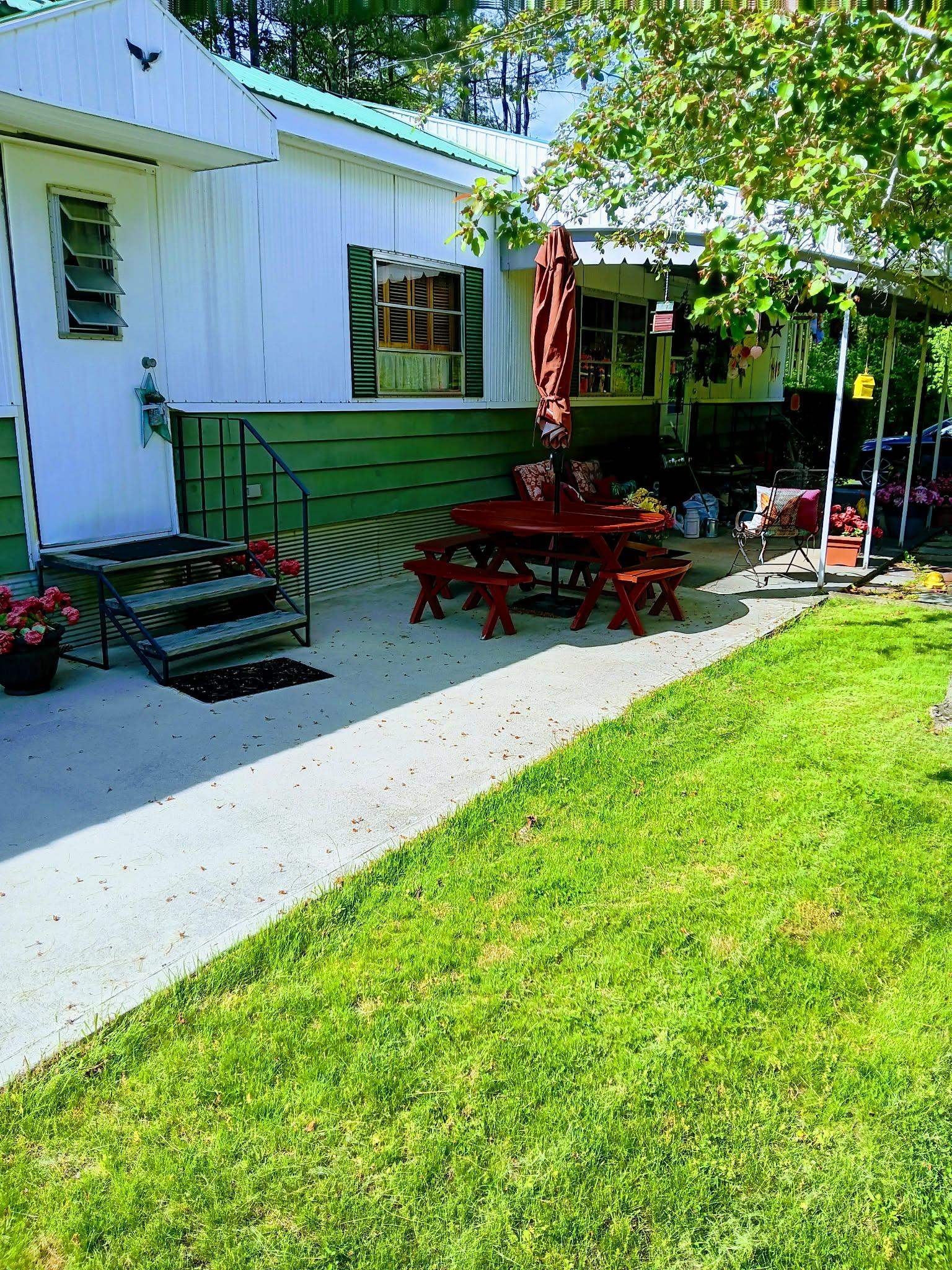 2 Ponderosa Pk, Charlestown, NH 03603