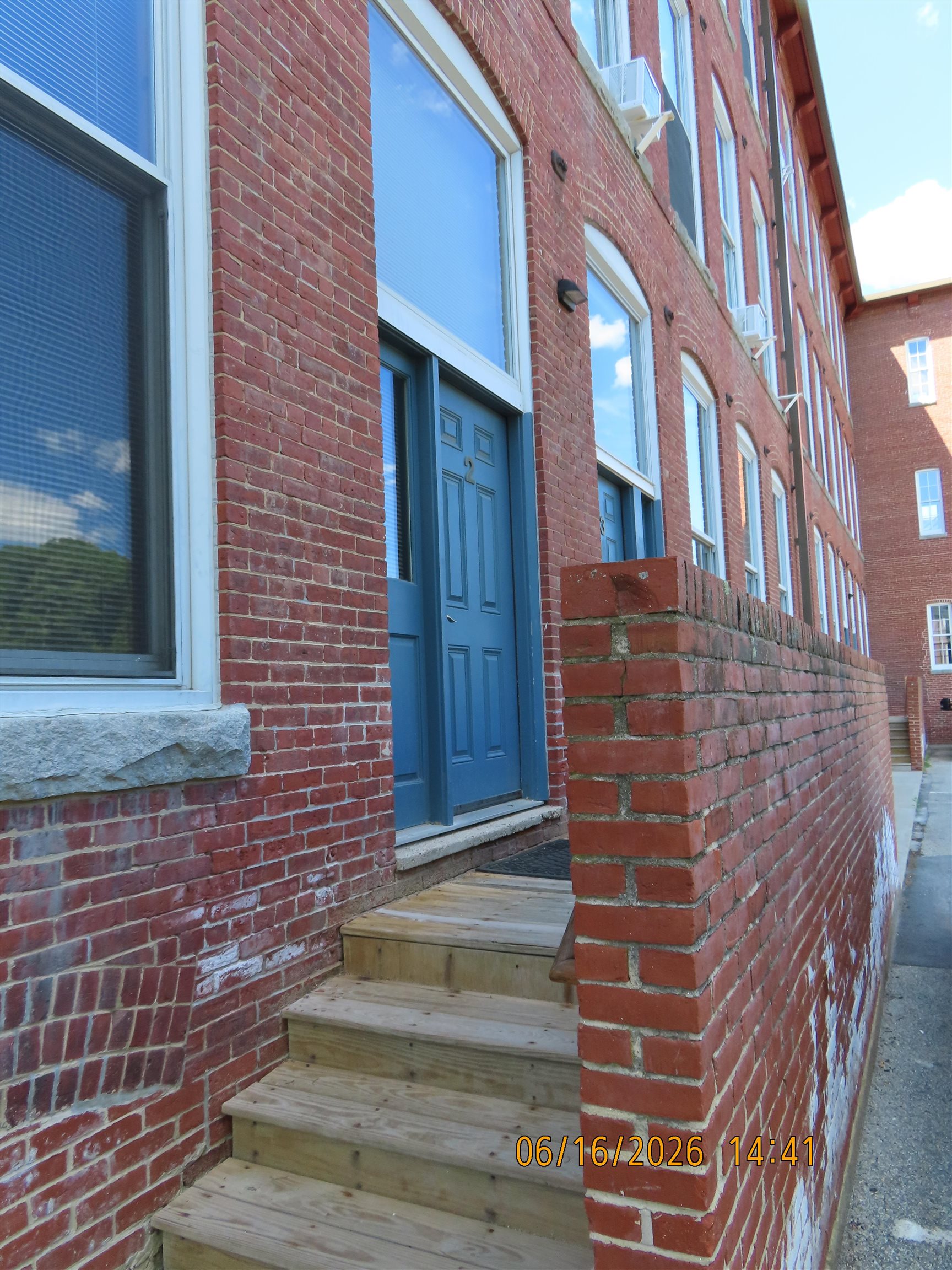 125 Main St #2, Newmarket, NH 03857
