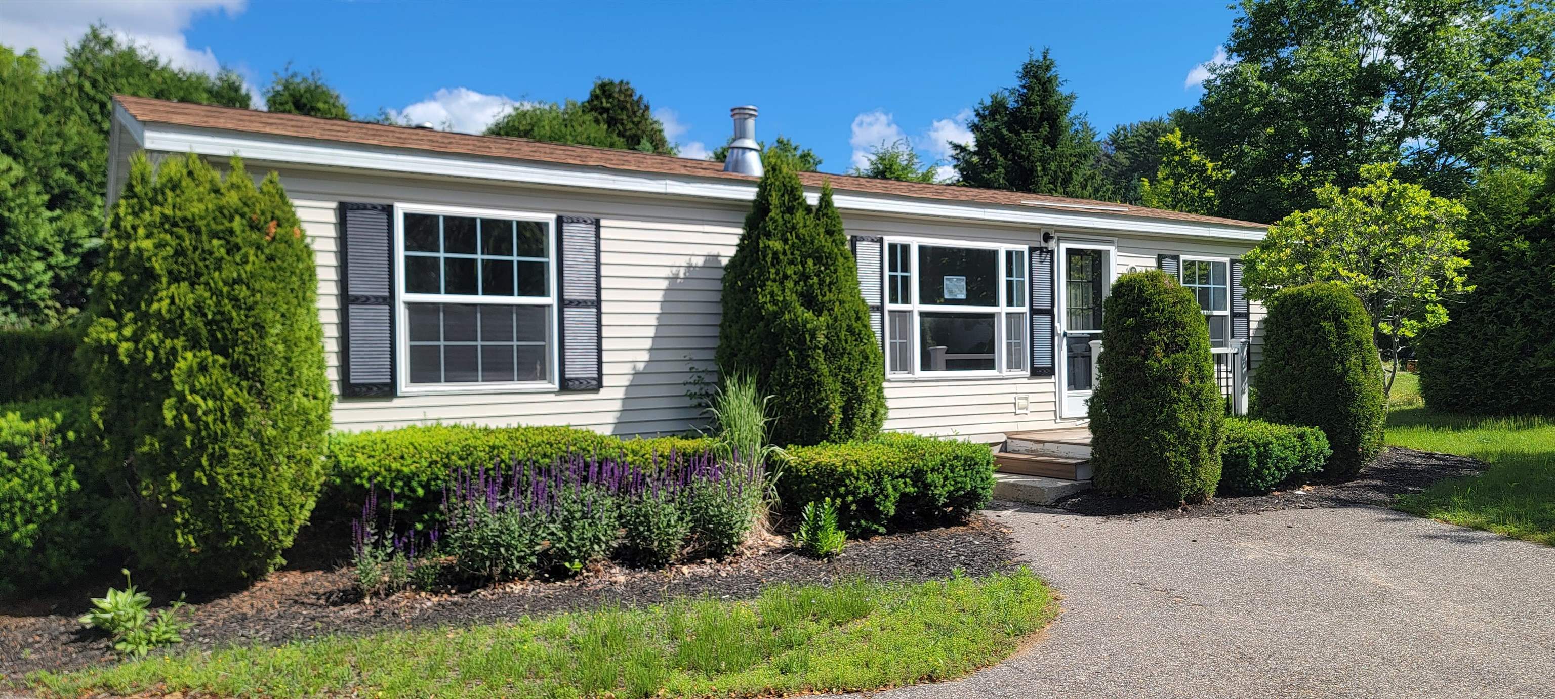 Photo 2 of Sale Pending at 16 Magnolia Ln, Belmont, NH 03220 | MLS# 5096574 | Listing updated on 2026-10-02