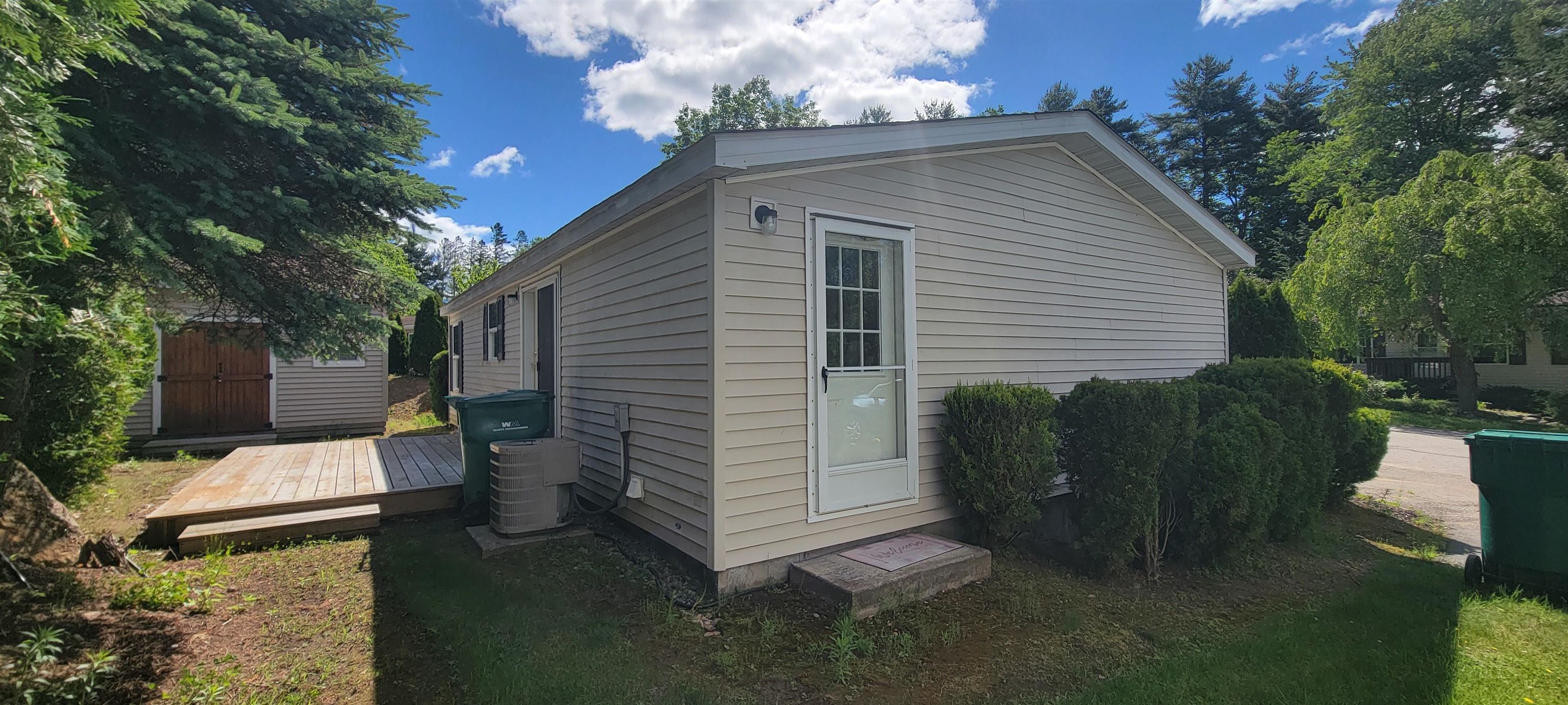 16 Magnolia Ln, Belmont, NH 03220