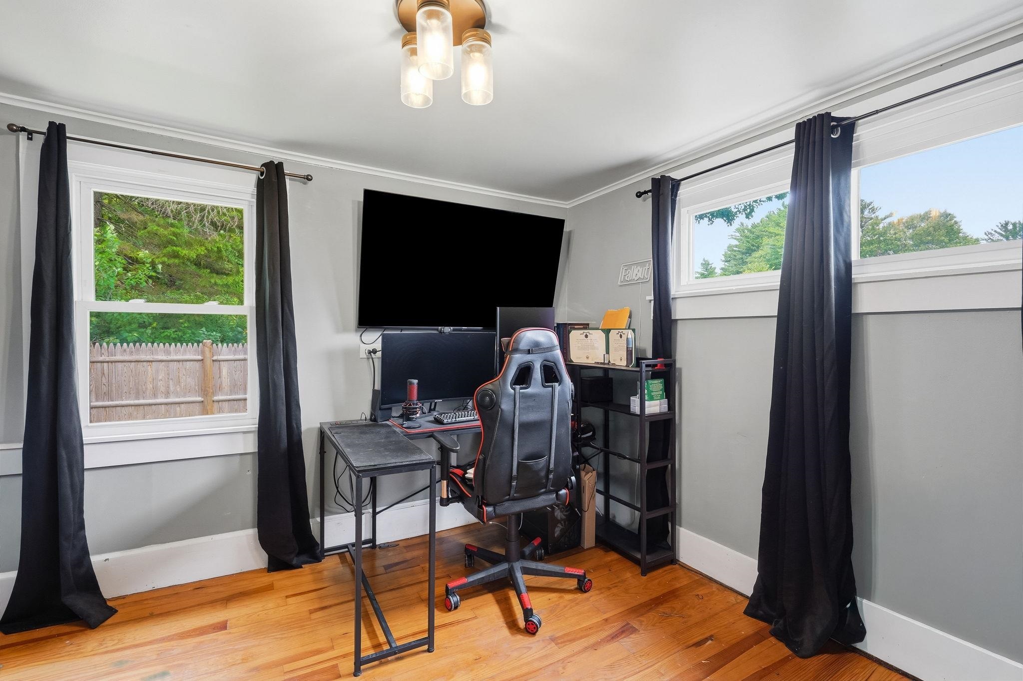 10 First St, Canaan, NH 03741