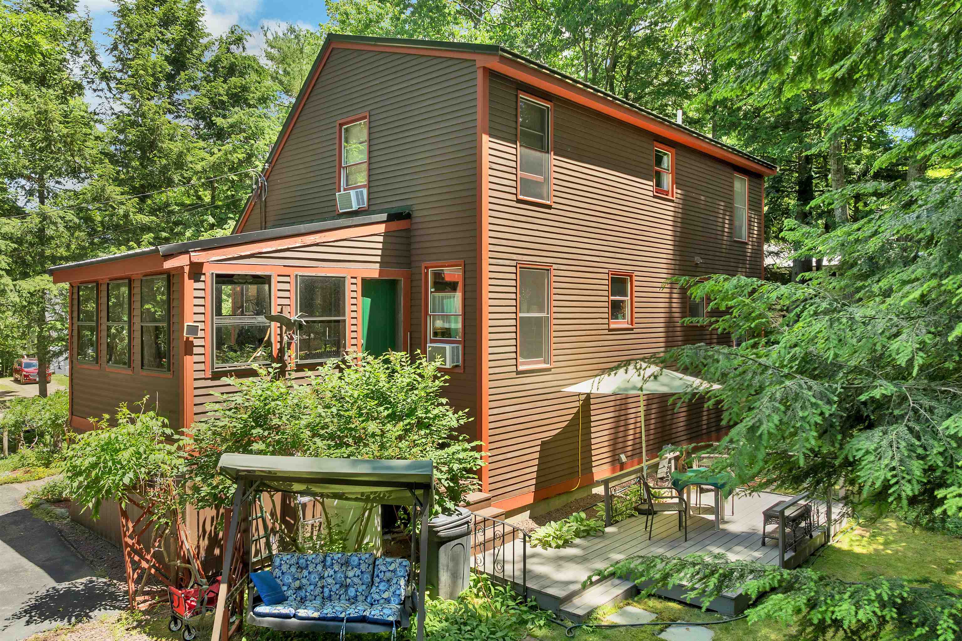 8 New London Dr, Barnstead, NH 03225