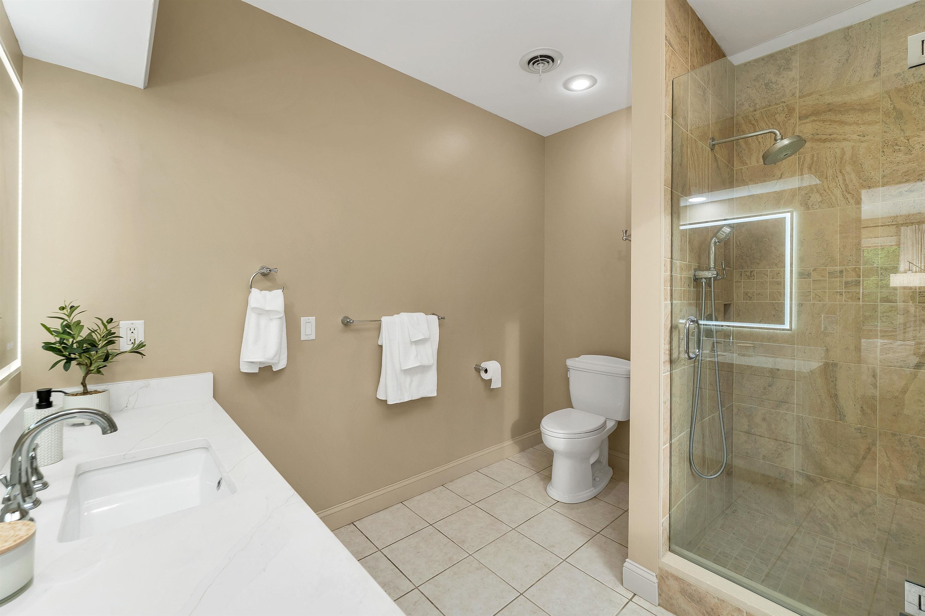 24 Birch Ledge Dr, Bartlett, NH 03838