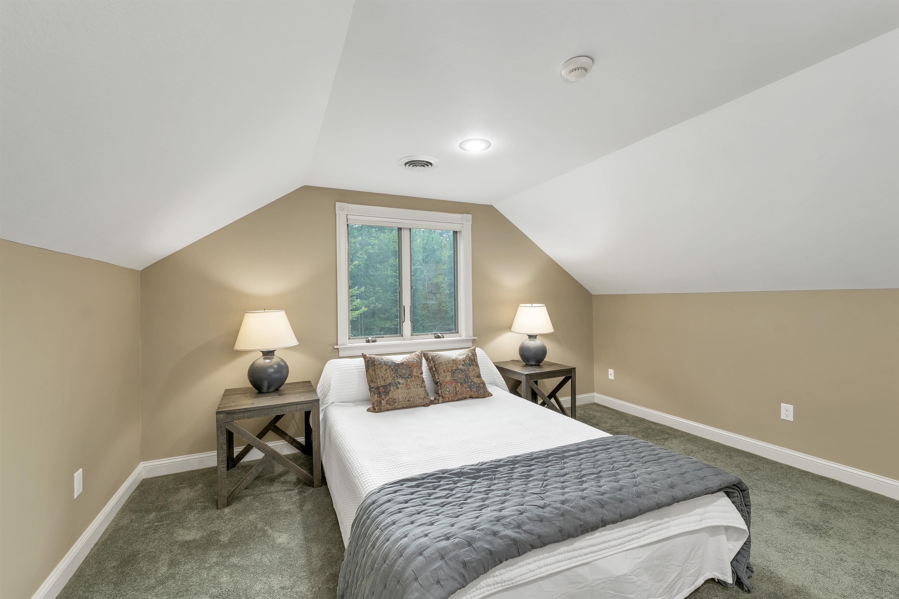 24 Birch Ledge Dr, Bartlett, NH 03838
