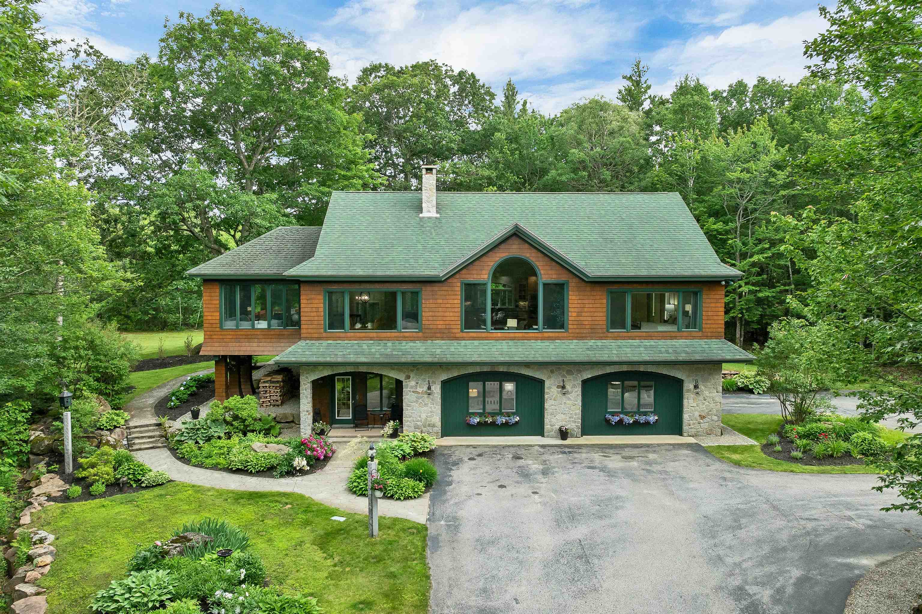 24 Birch Ledge Dr, Bartlett, NH 03838