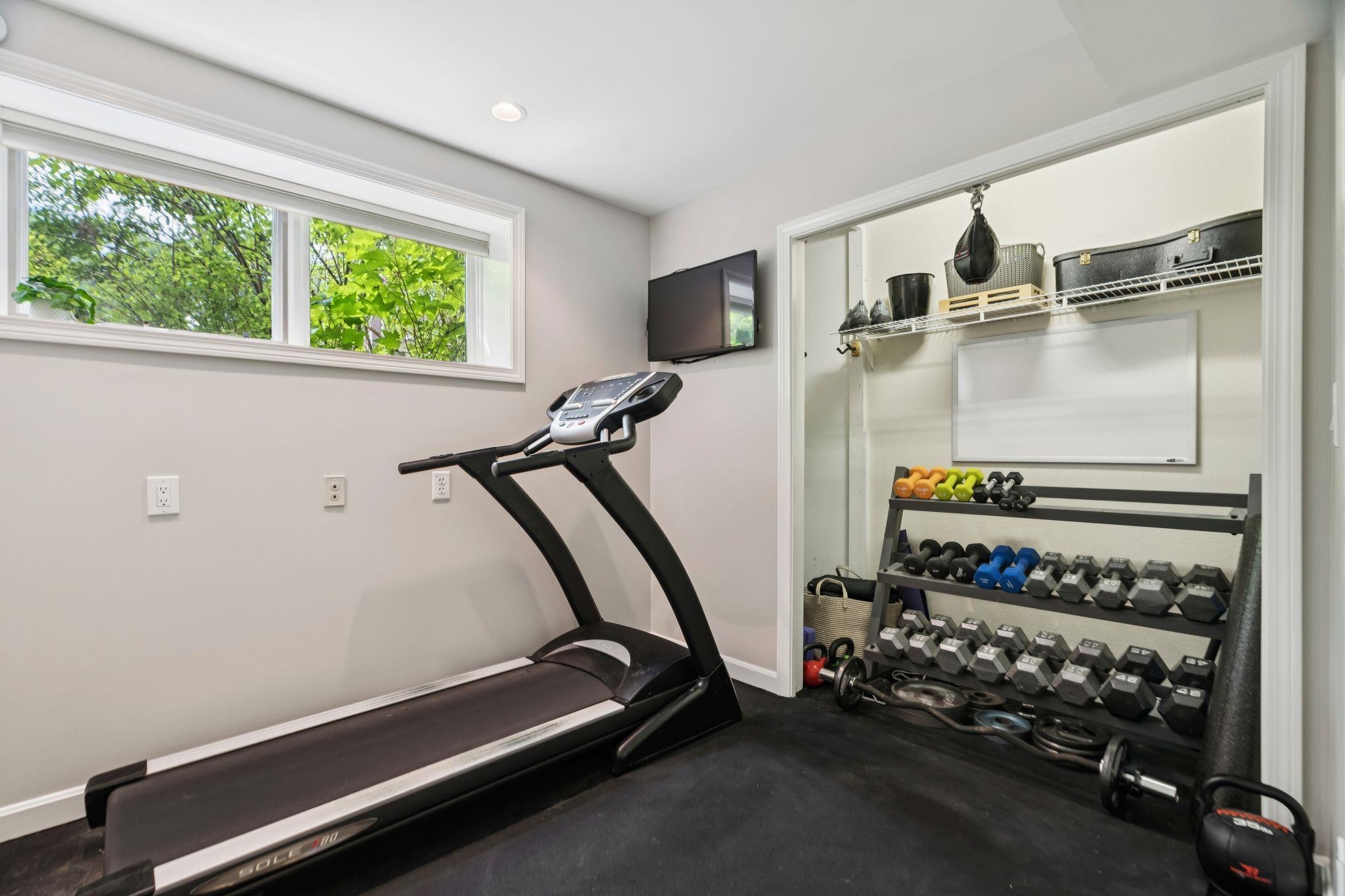 Workout space 25623891