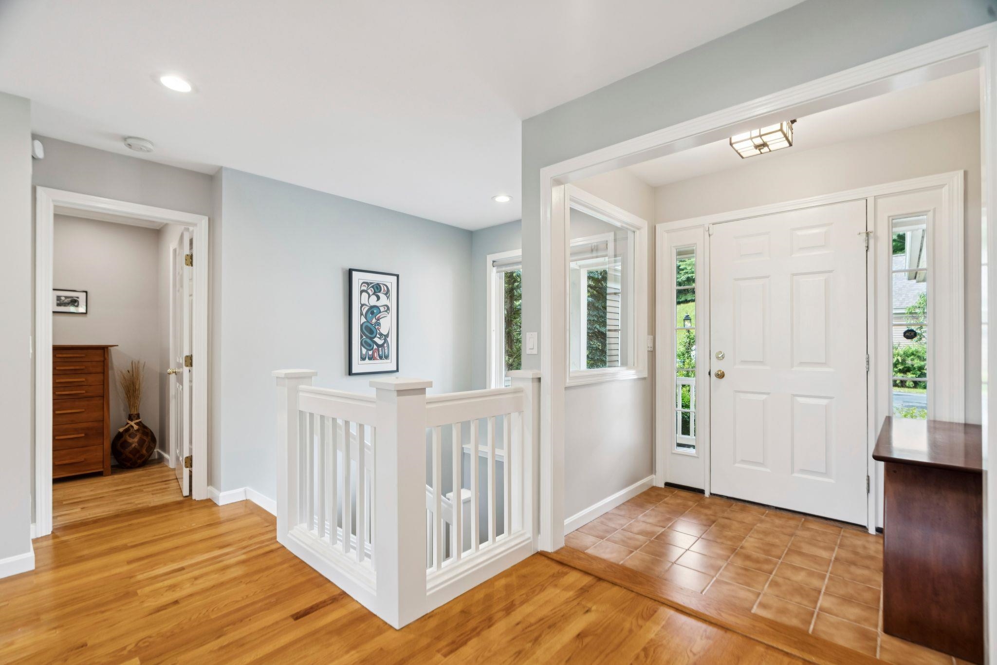 Front Entry 25623880