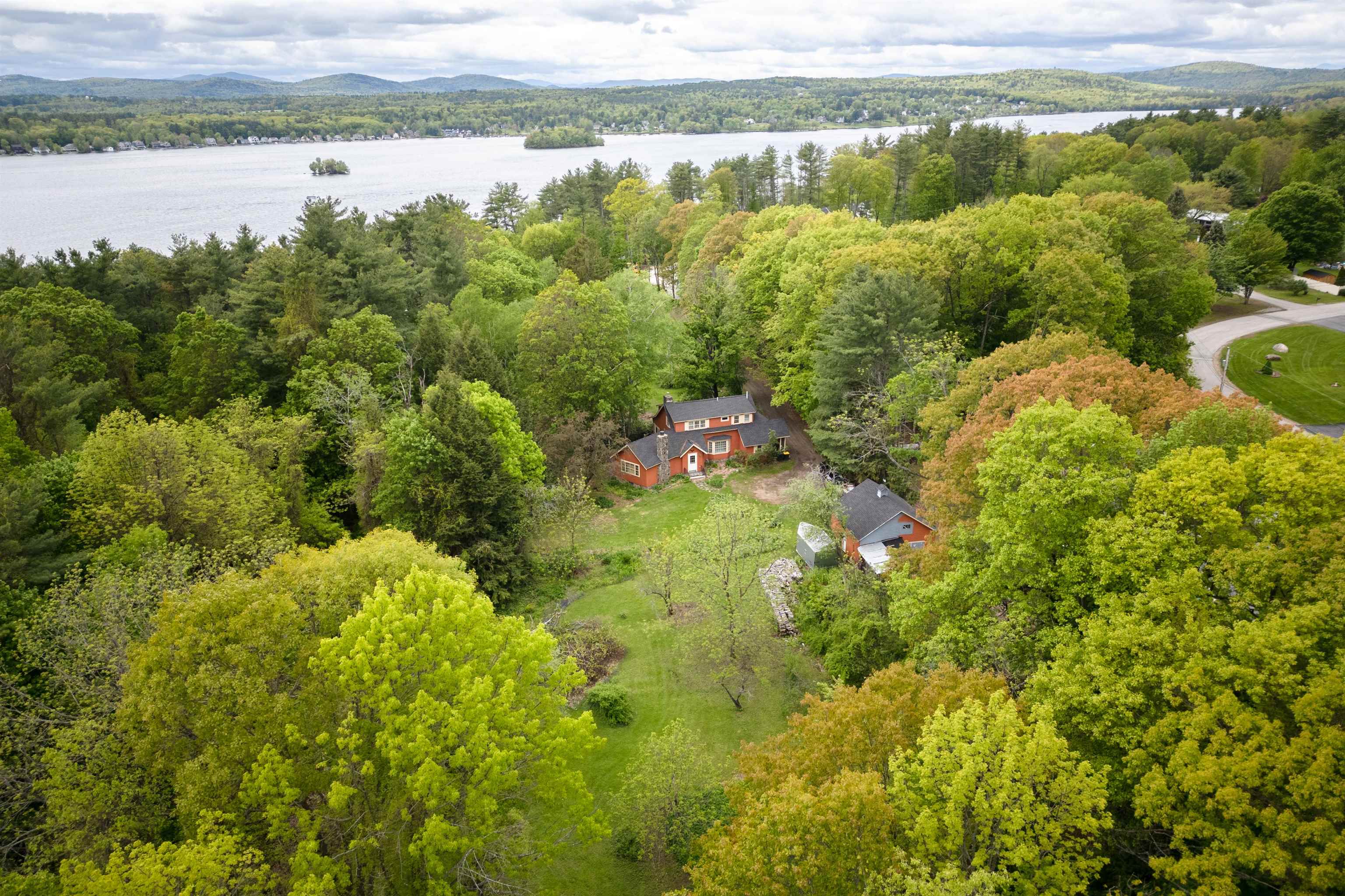 43 White Oaks Rd, Laconia, NH 03246