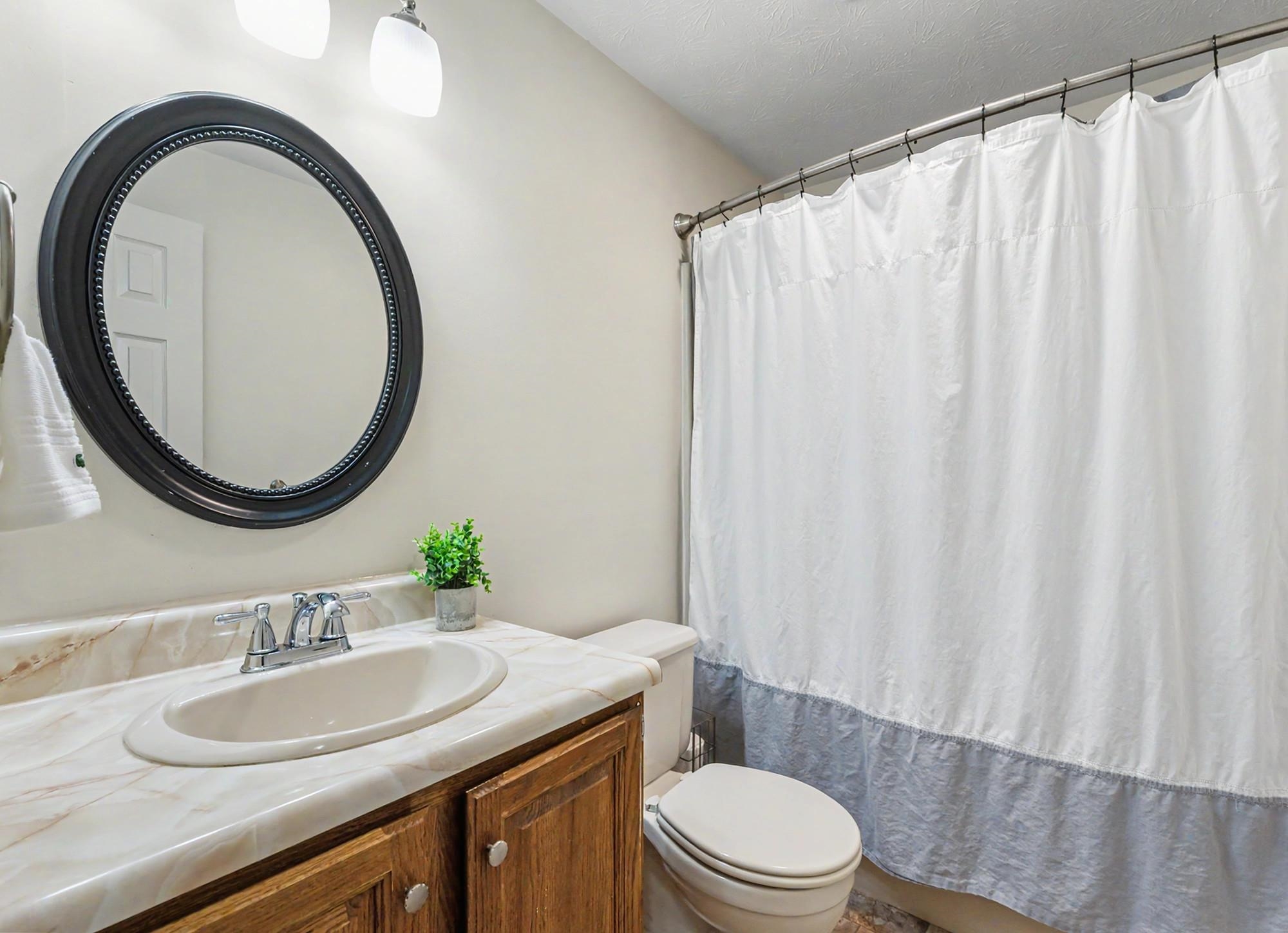 57 Quarry Circle Dr, Milford, NH 03055