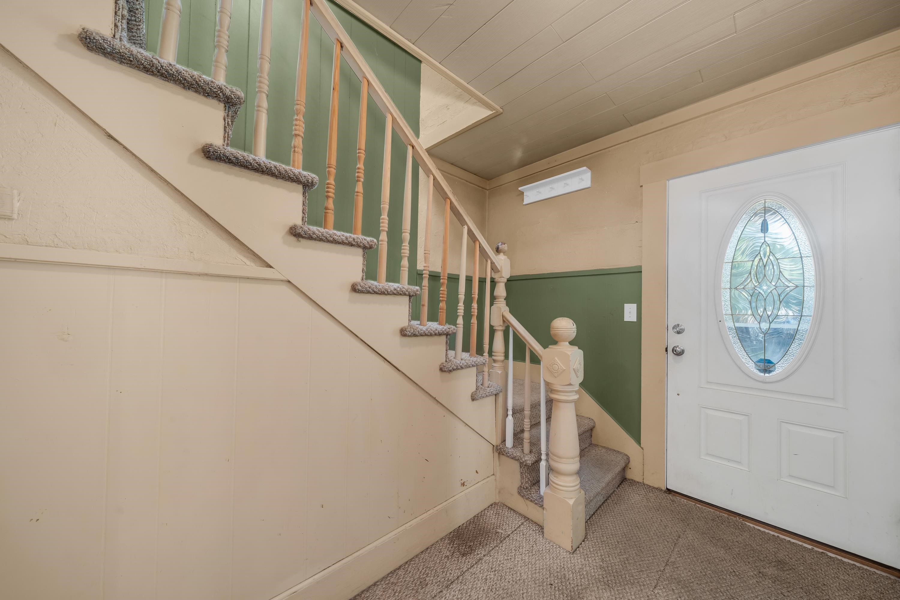 9 Grove St, Derry, NH 03038