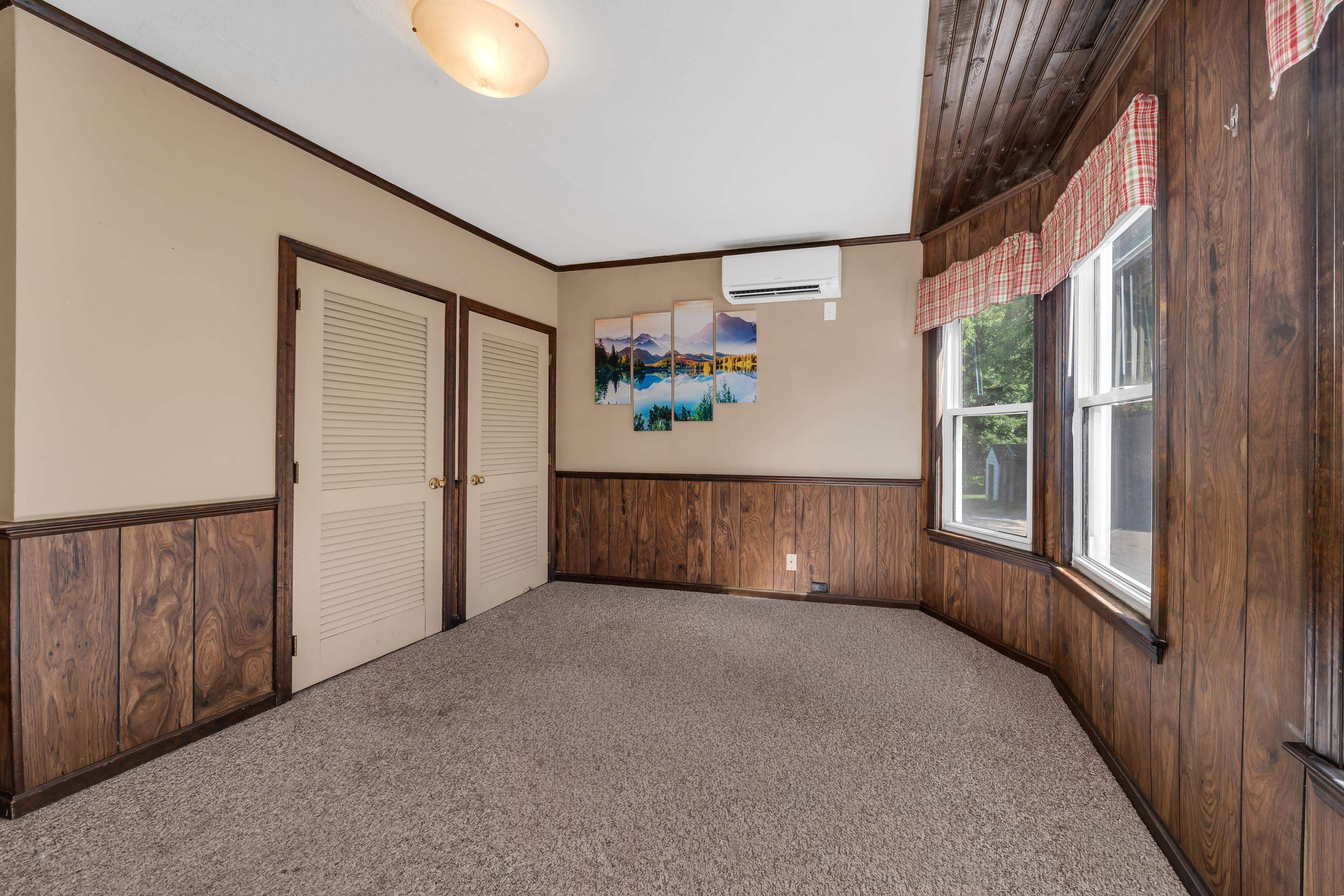9 Grove St, Derry, NH 03038