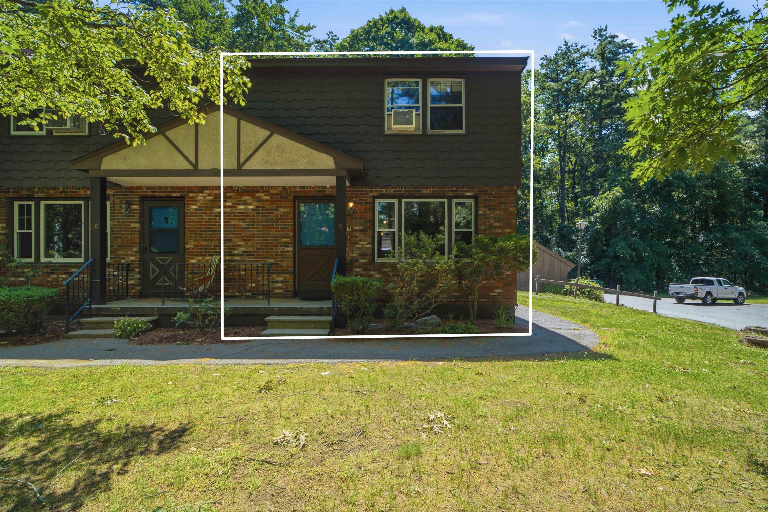 9 Midridge Cir, Londonderry, NH 03053