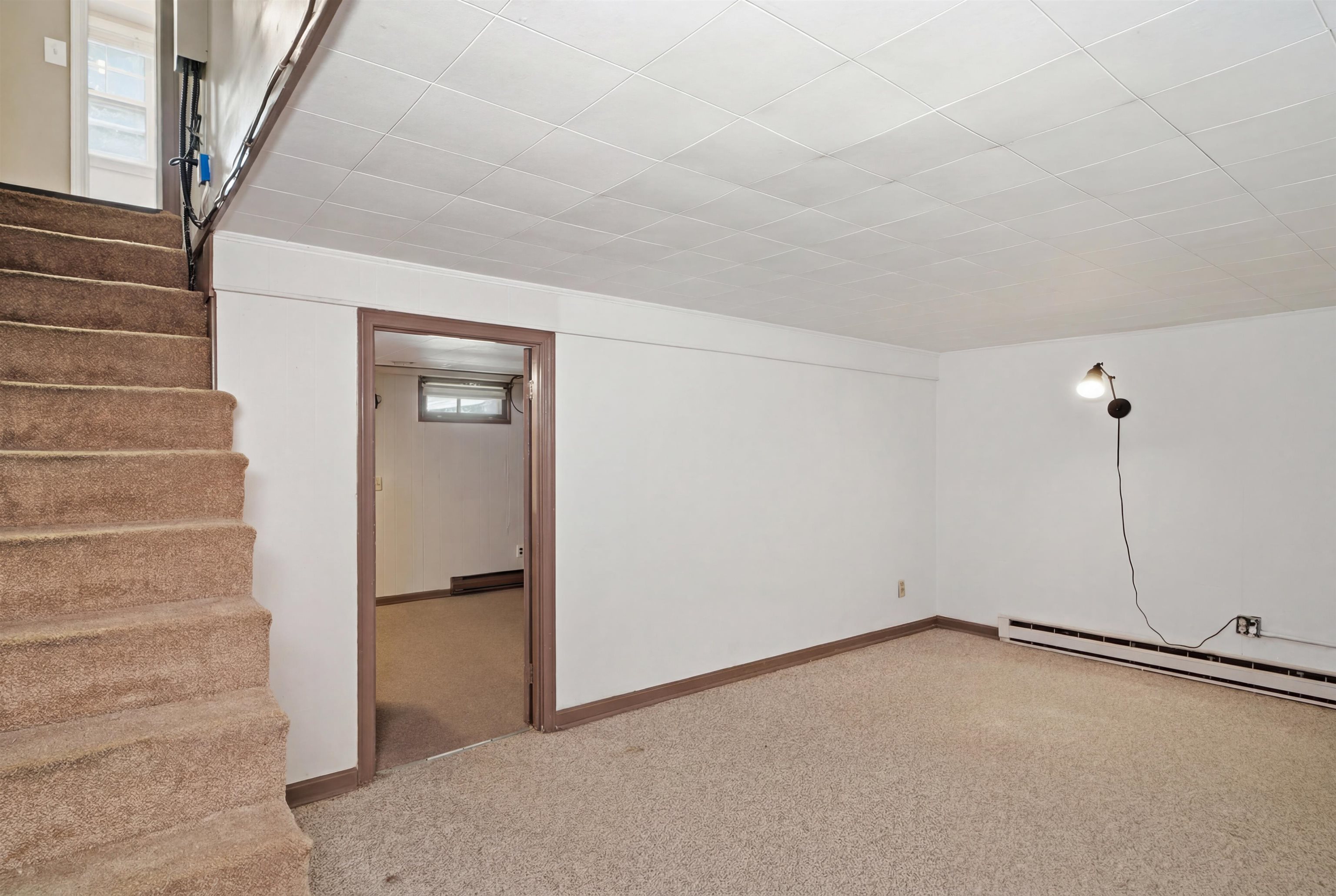 9 Midridge Cir, Londonderry, NH 03053