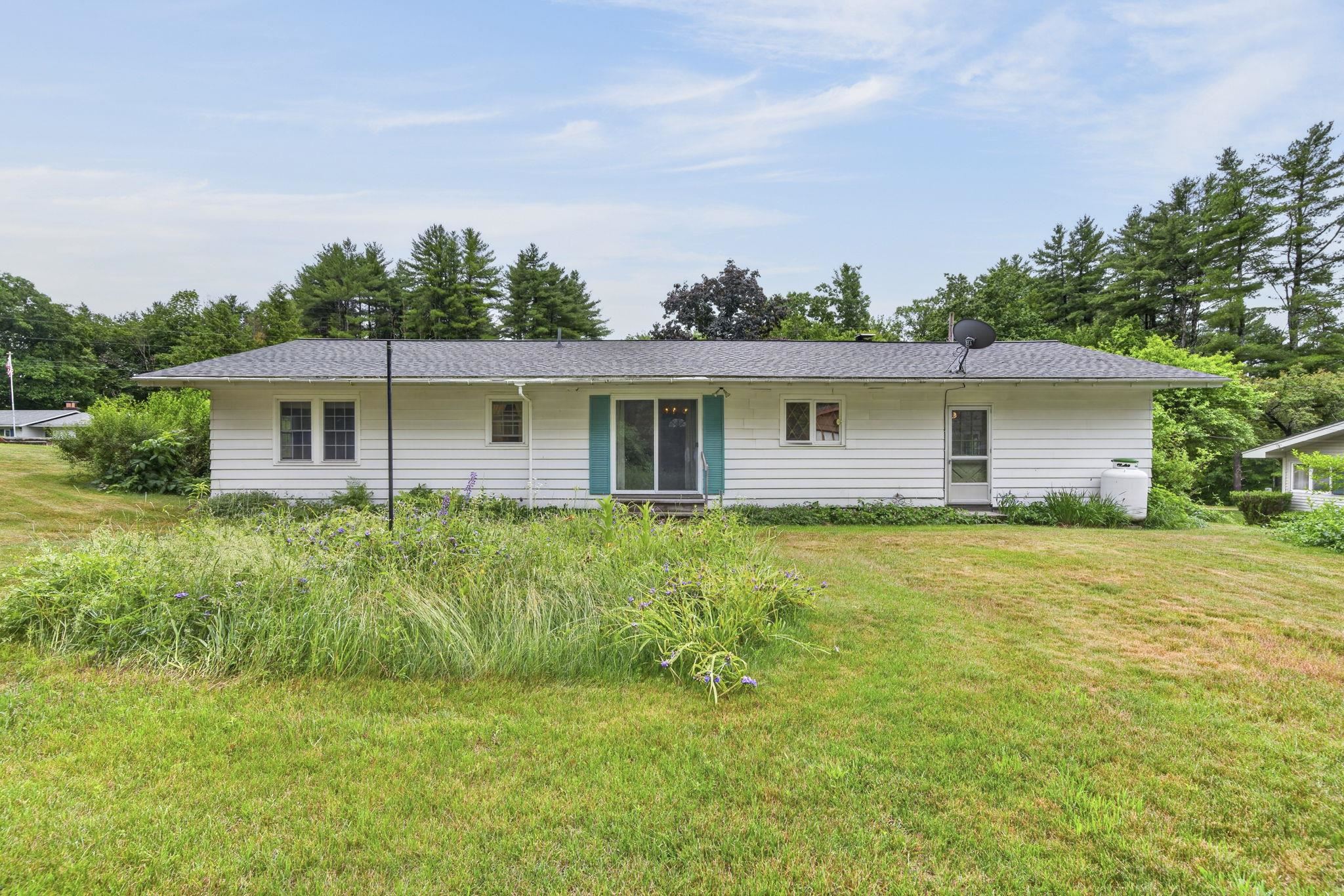 34 Harvey Way, Hillsborough, NH 03244