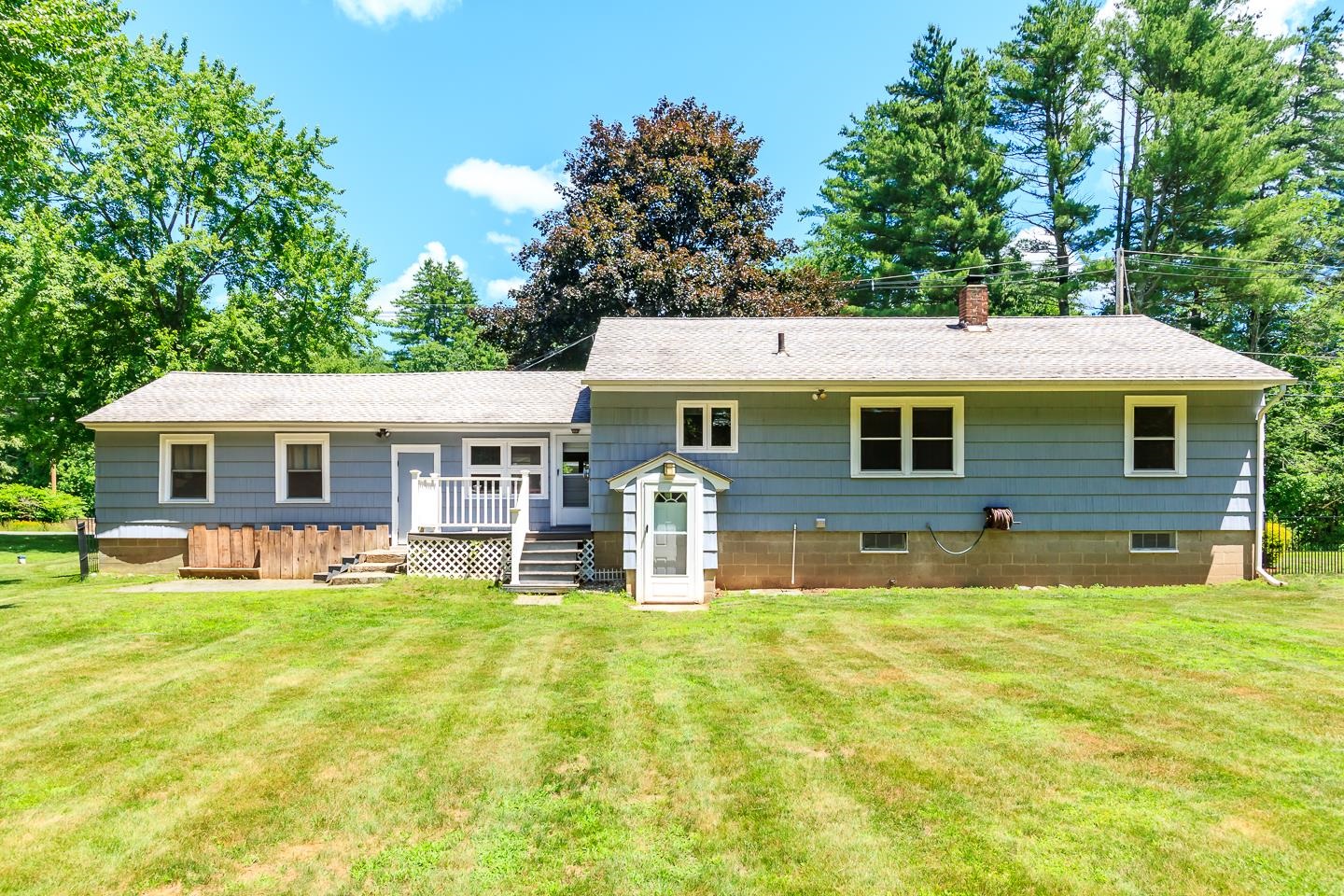 43 Bluff St, Salem, NH 03079
