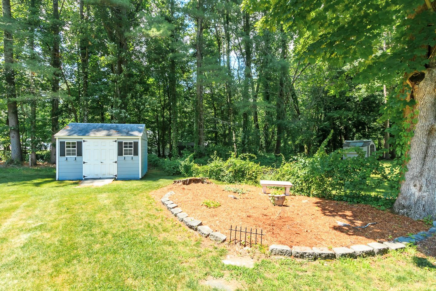 43 Bluff St, Salem, NH 03079