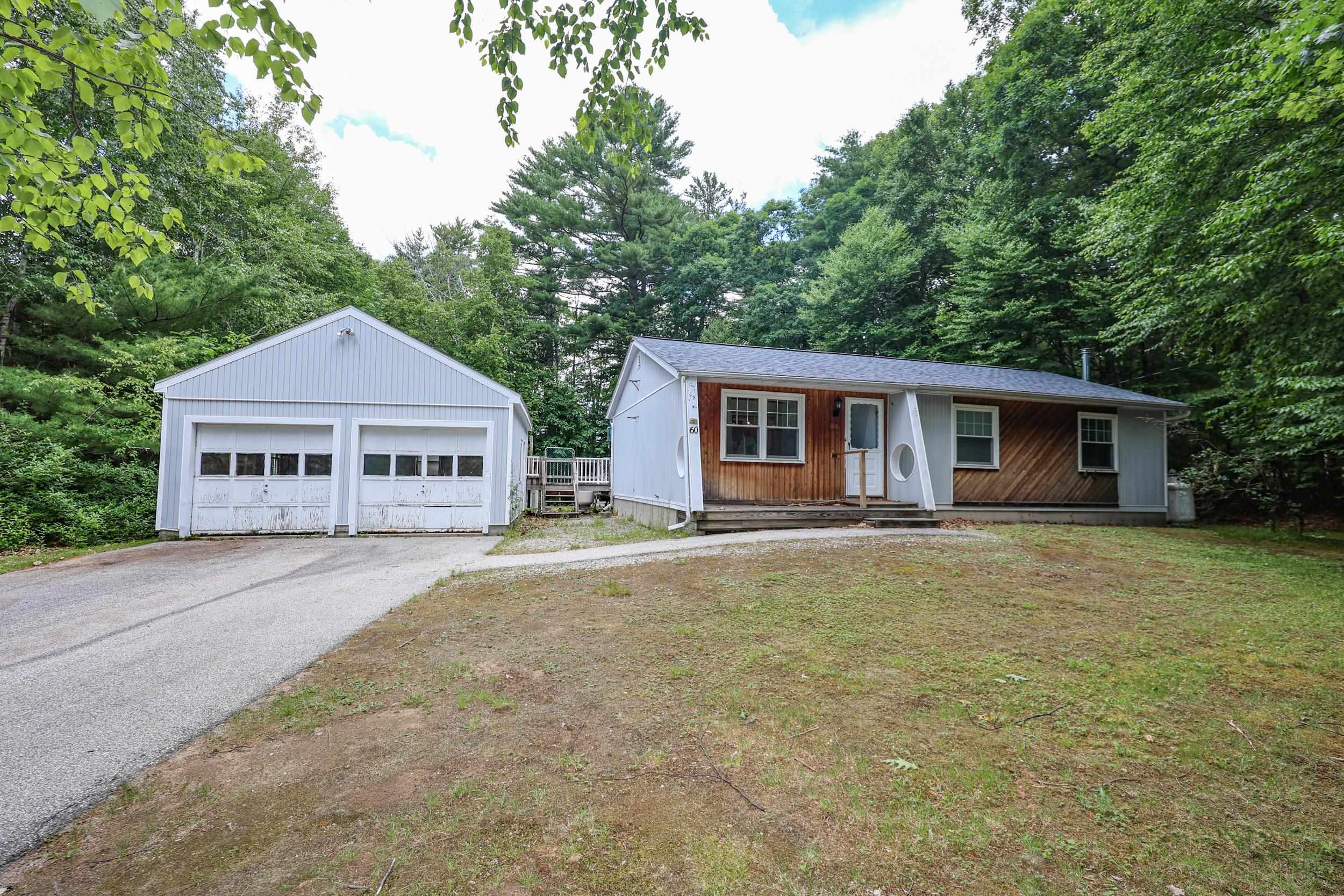 60 Farmer Rd, Hooksett, NH 03016