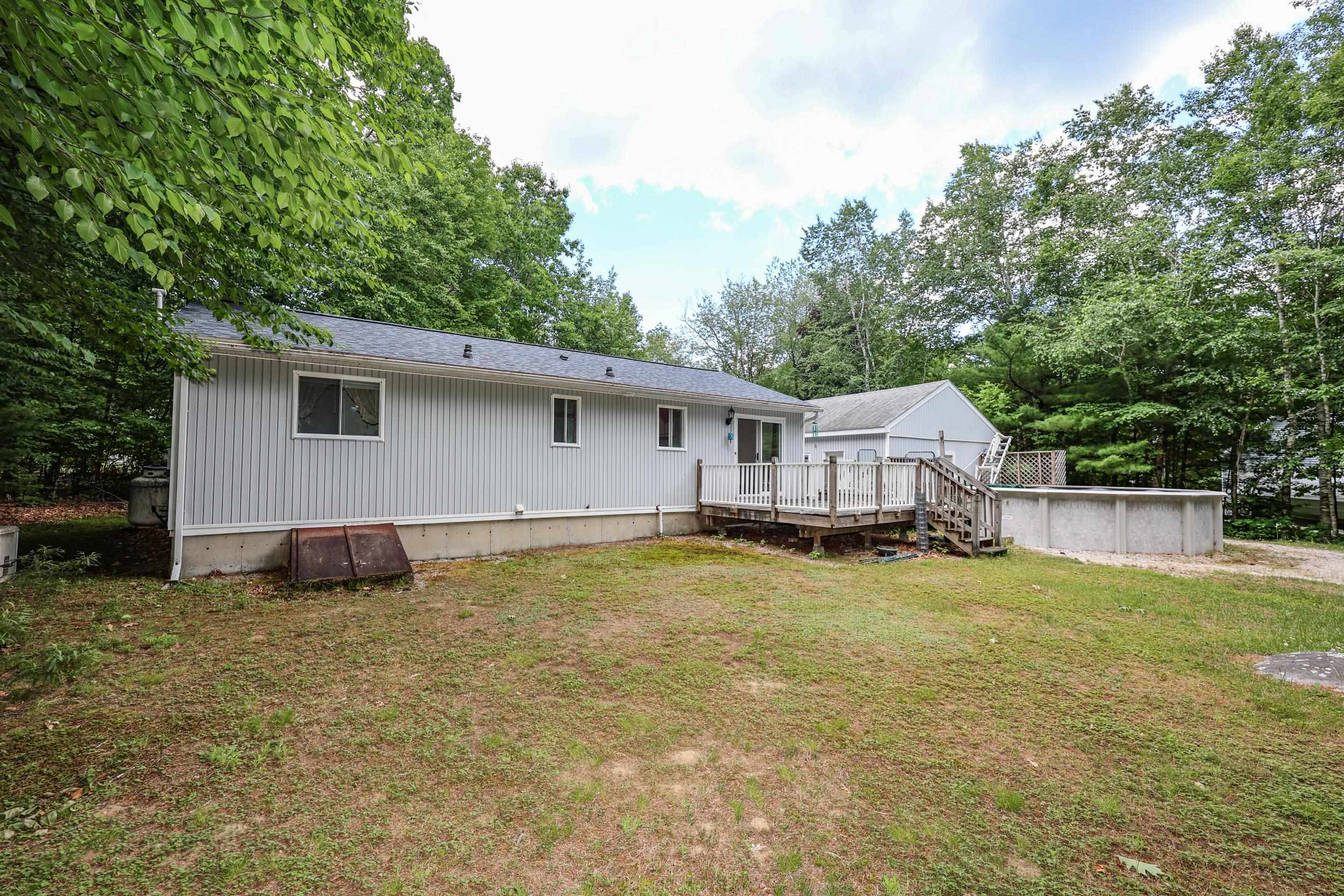 60 Farmer Rd, Hooksett, NH 03016