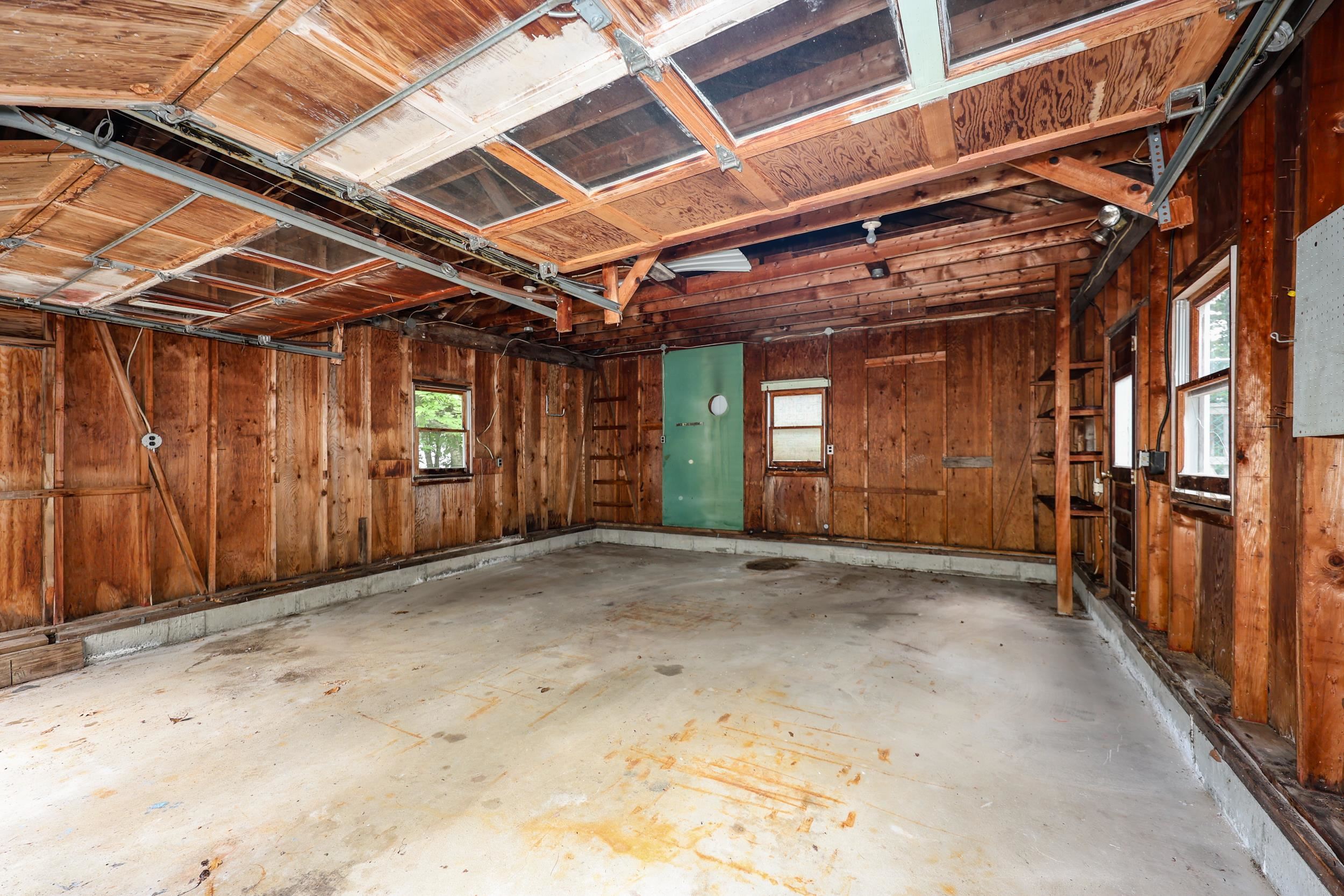 60 Farmer Rd, Hooksett, NH 03016