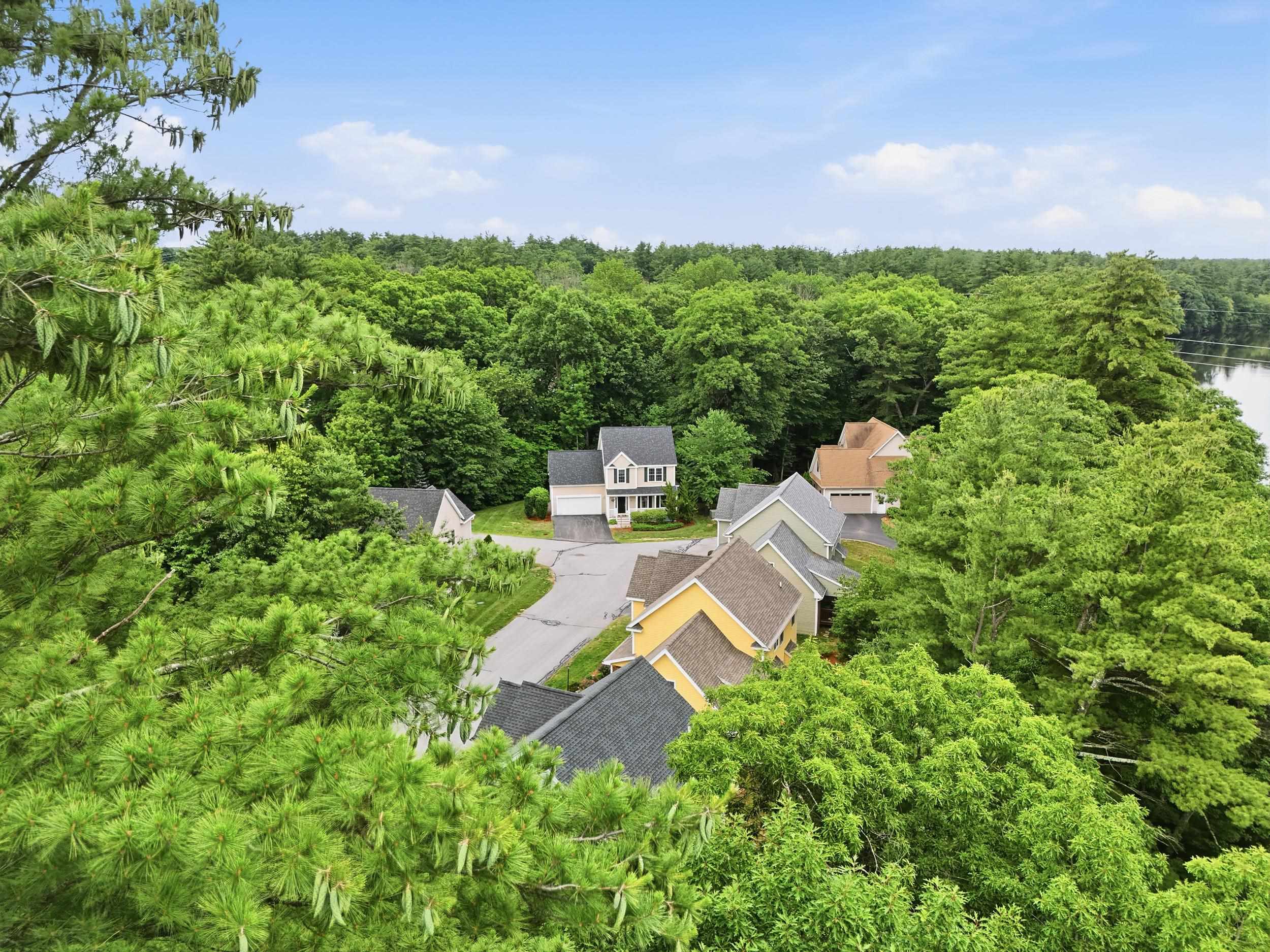 54 River Bend Way, Manchester, NH 03103
