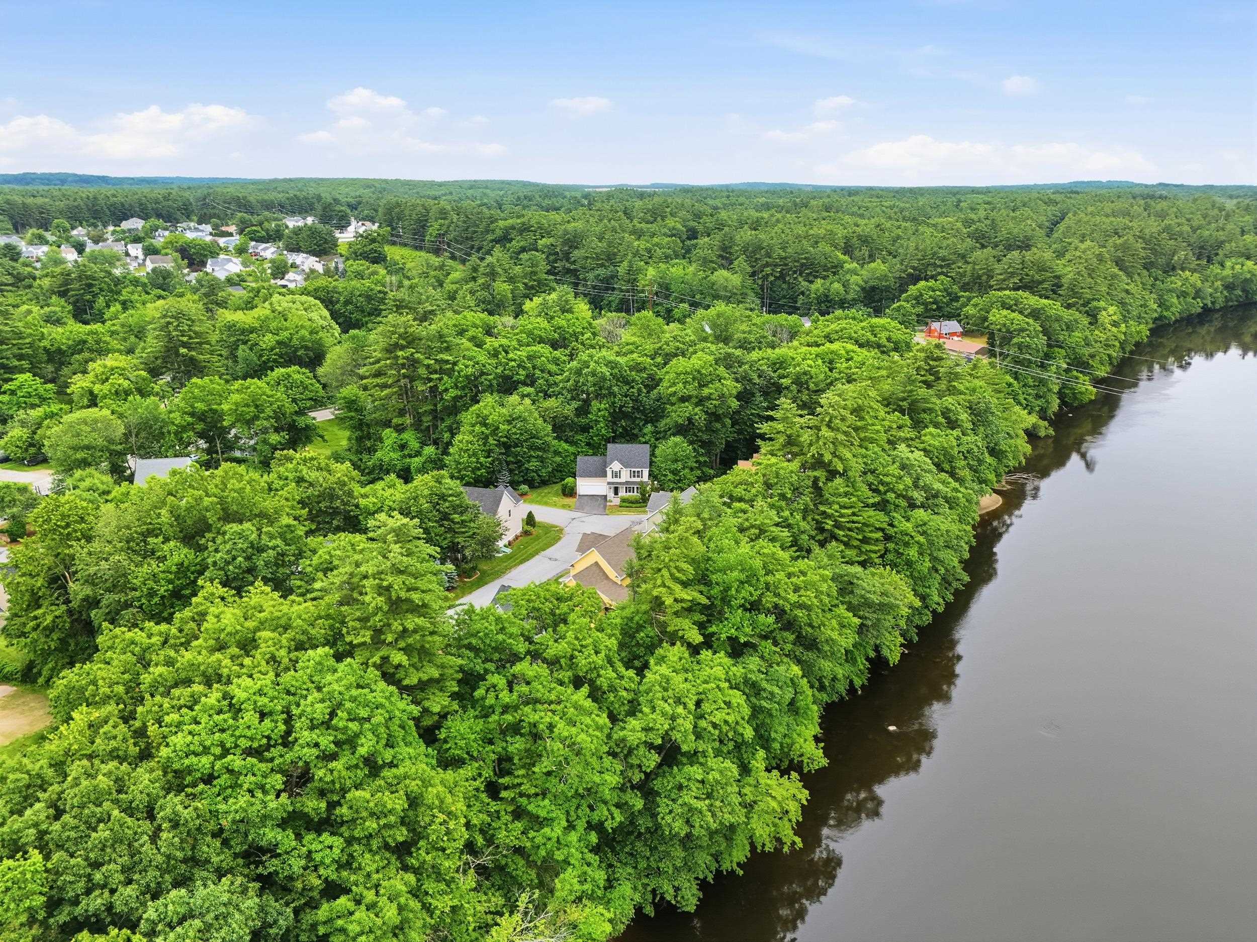 54 River Bend Way, Manchester, NH 03103