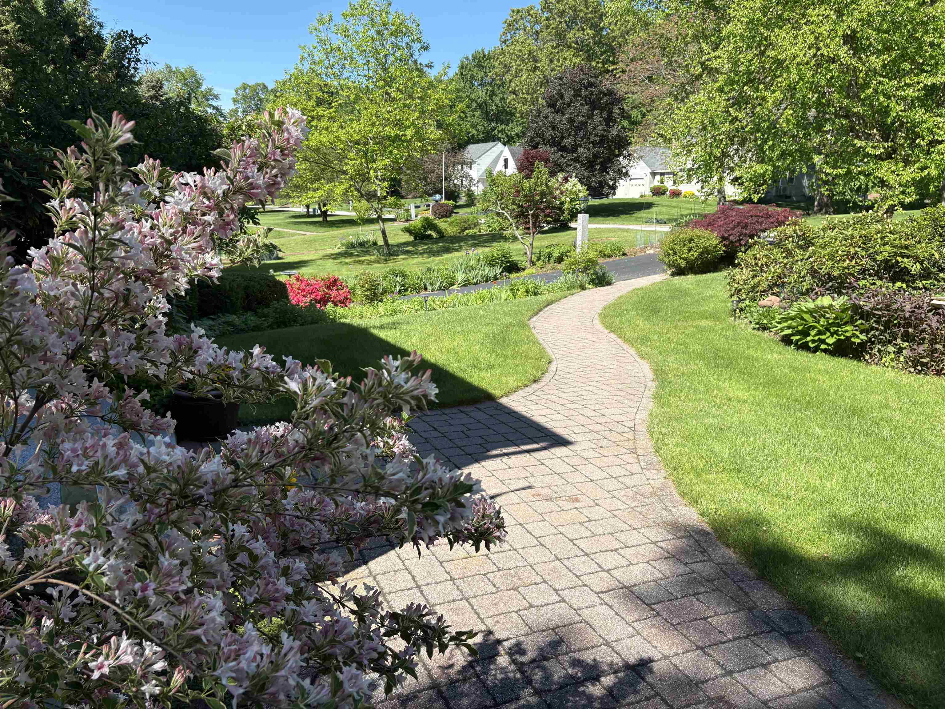 22 Erik St, Merrimack, NH 03054
