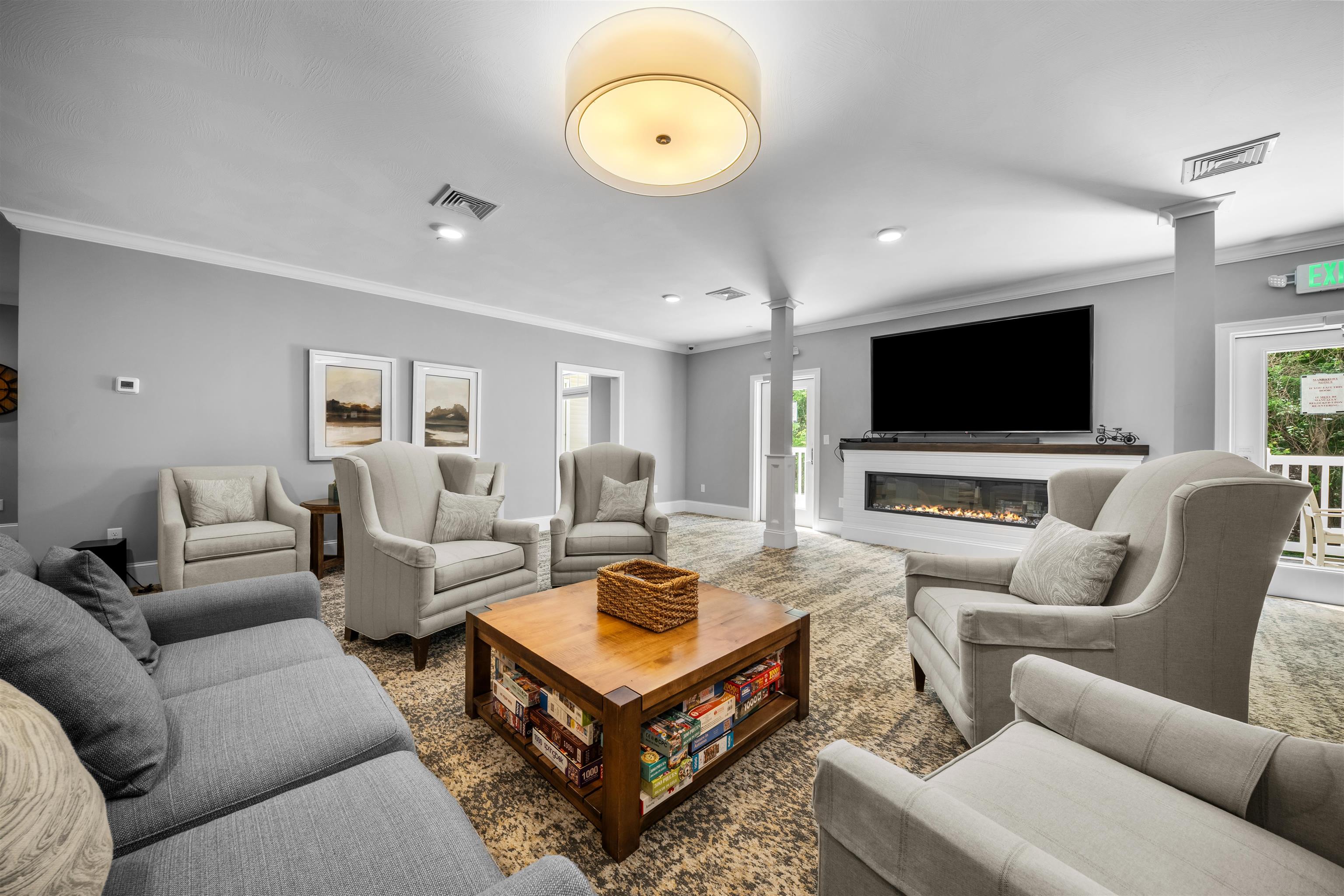 2 Henry David Dr #201, Nashua, NH 03062