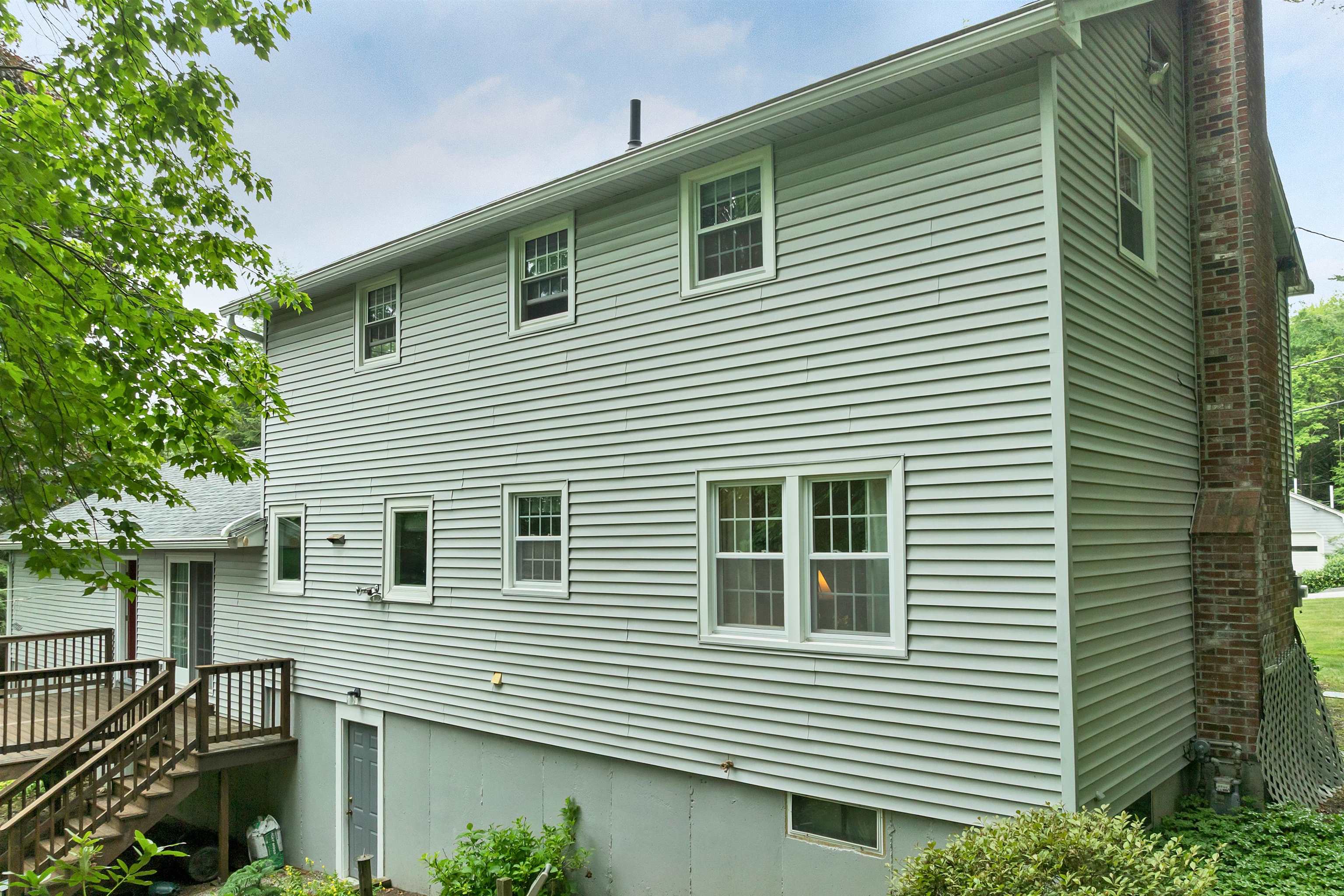 15 Spencer Dr, Nashua, NH 03062