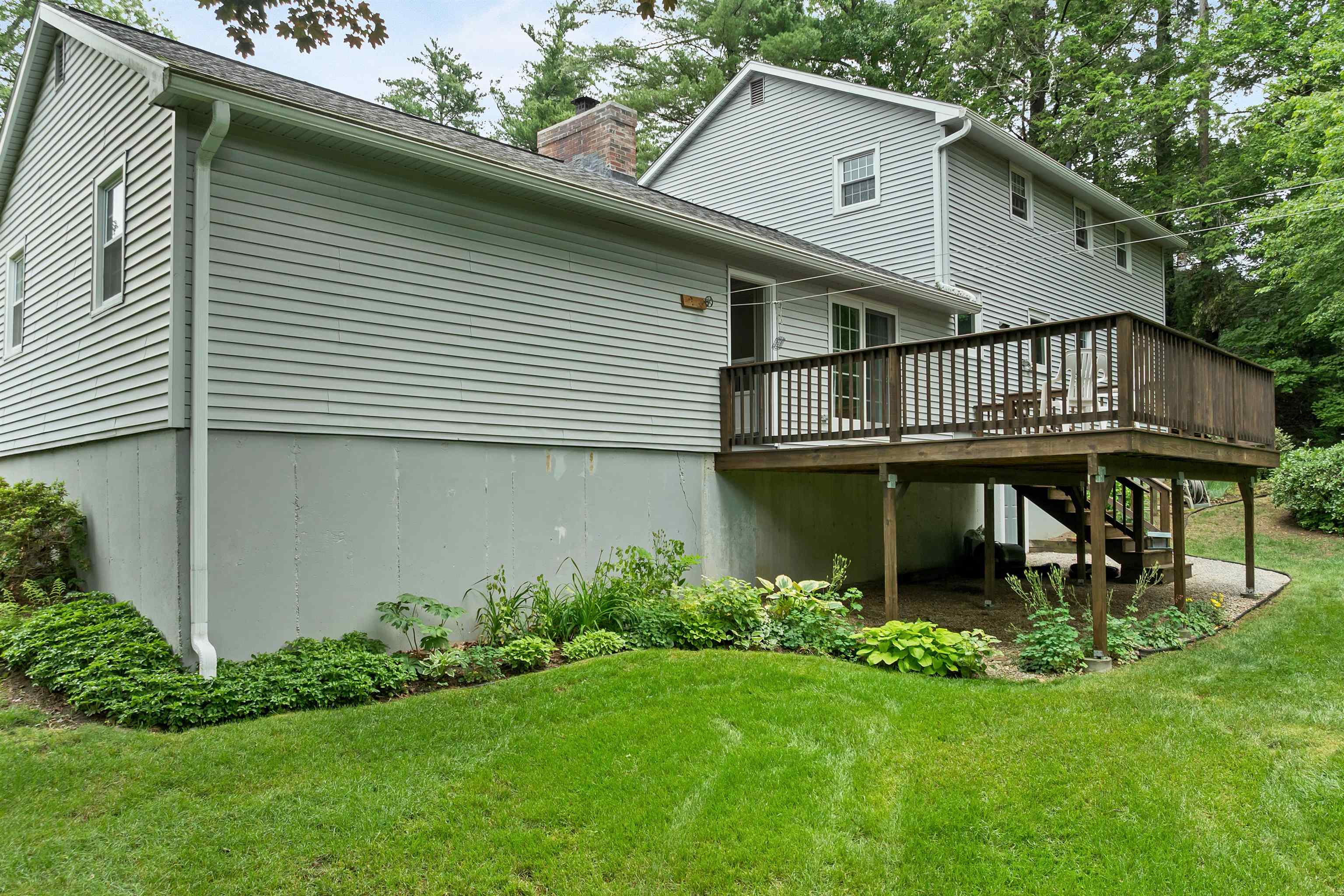 15 Spencer Dr, Nashua, NH 03062