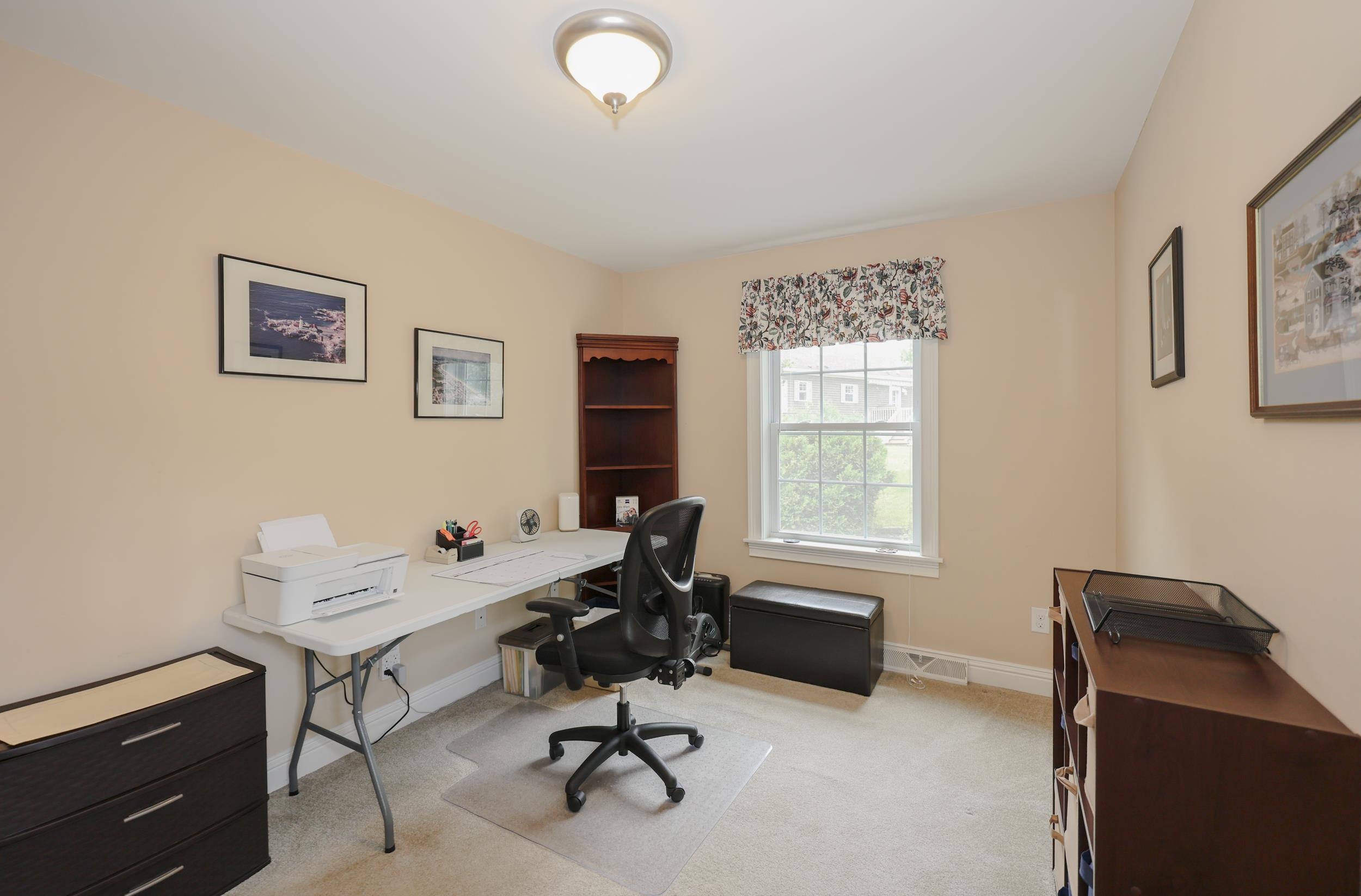 41 Farmwood Dr, Nashua, NH 03062