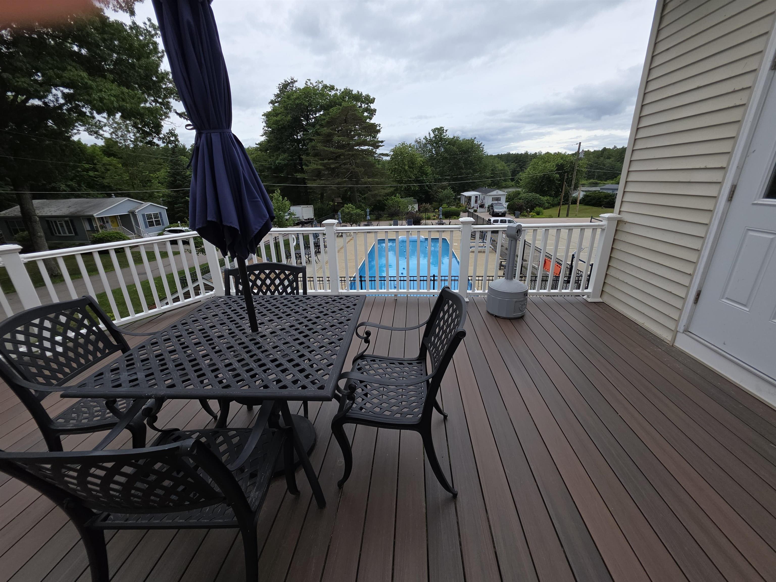 41 Farmwood Dr, Nashua, NH 03062
