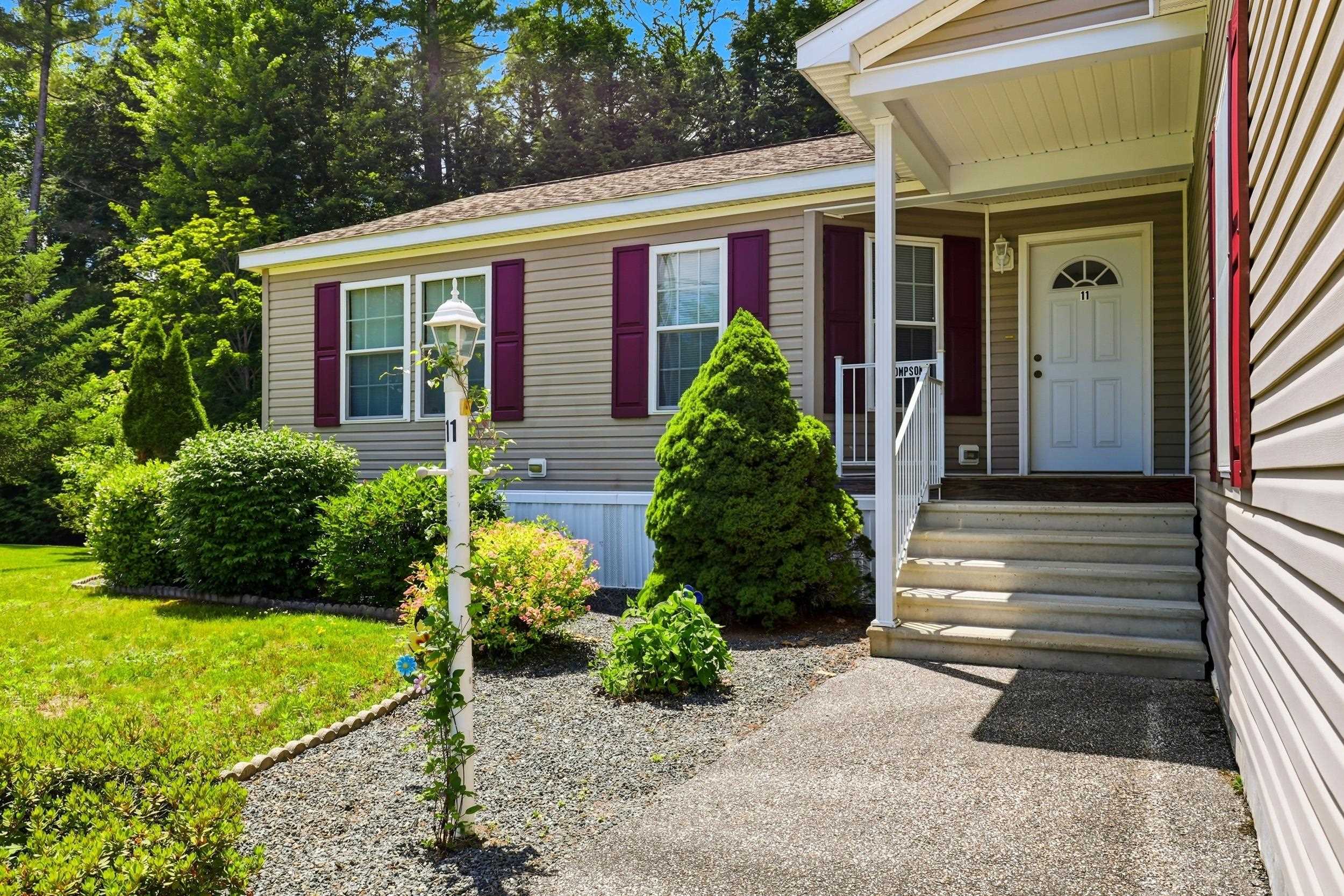 11 Northbrook Dr, Tilton, NH 03276