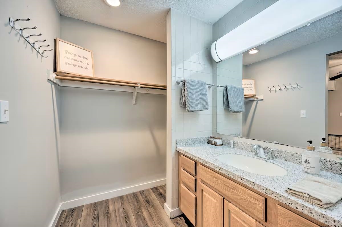 13 Owl St #2, Lincoln, NH 03251