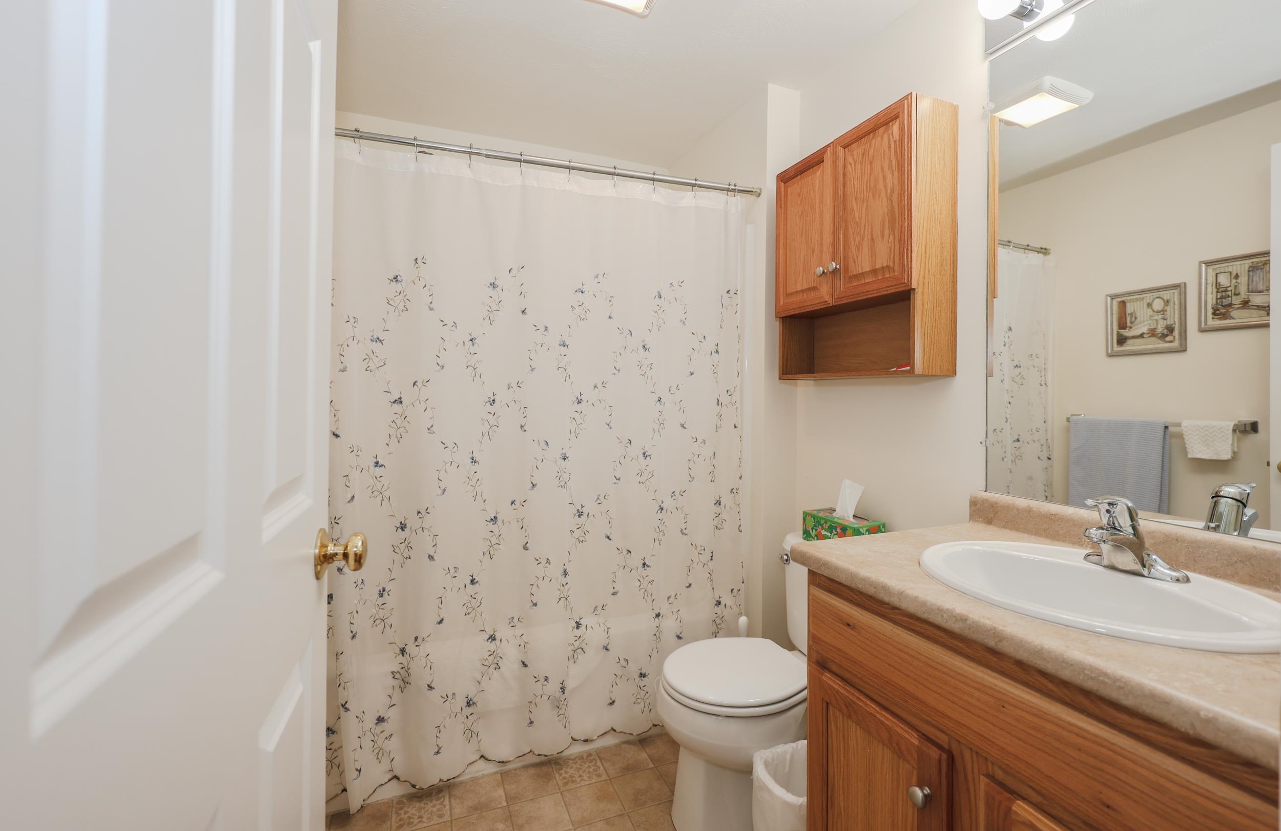 8 Cedar St #8, Hooksett, NH 03106