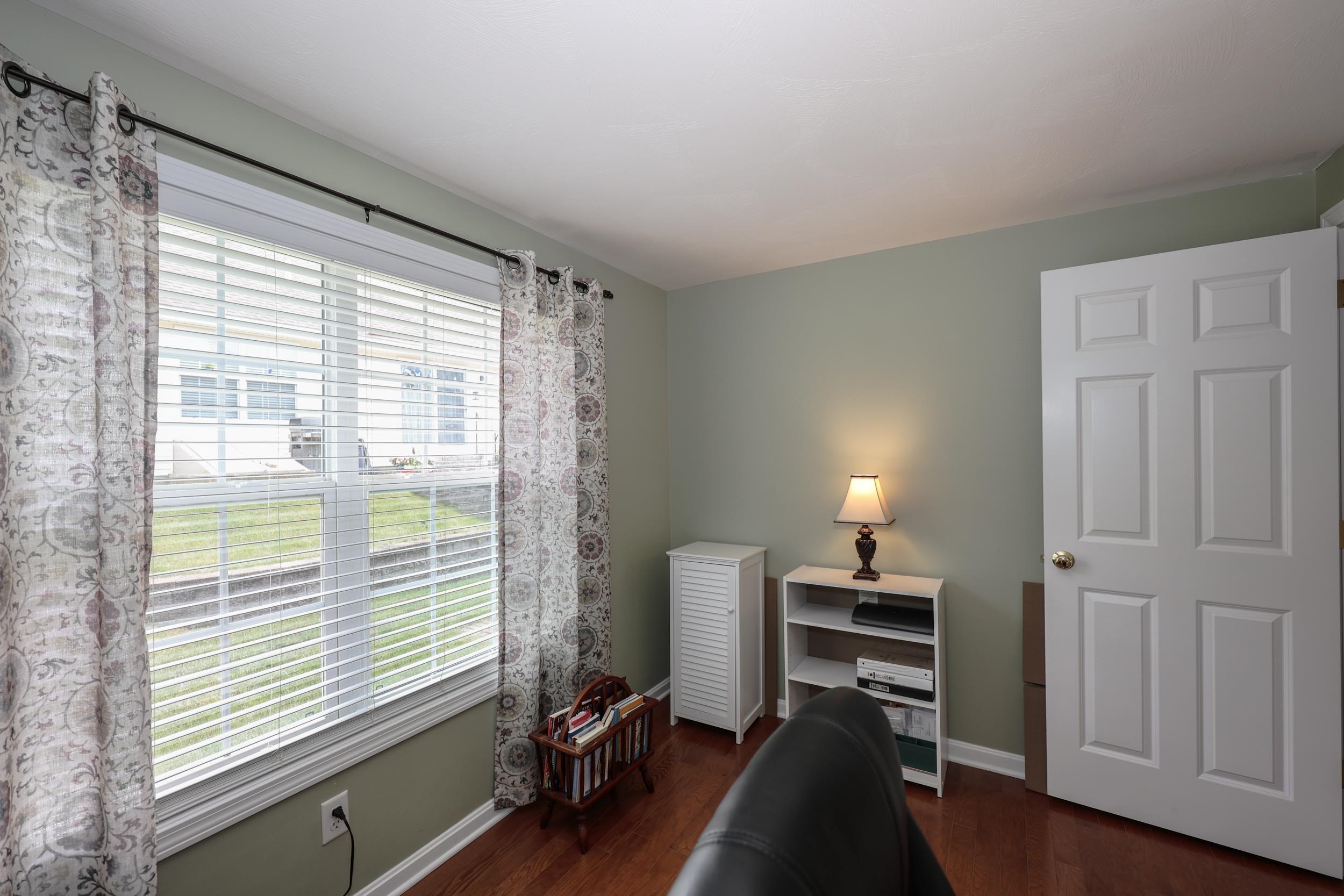 8 Cedar St #8, Hooksett, NH 03106