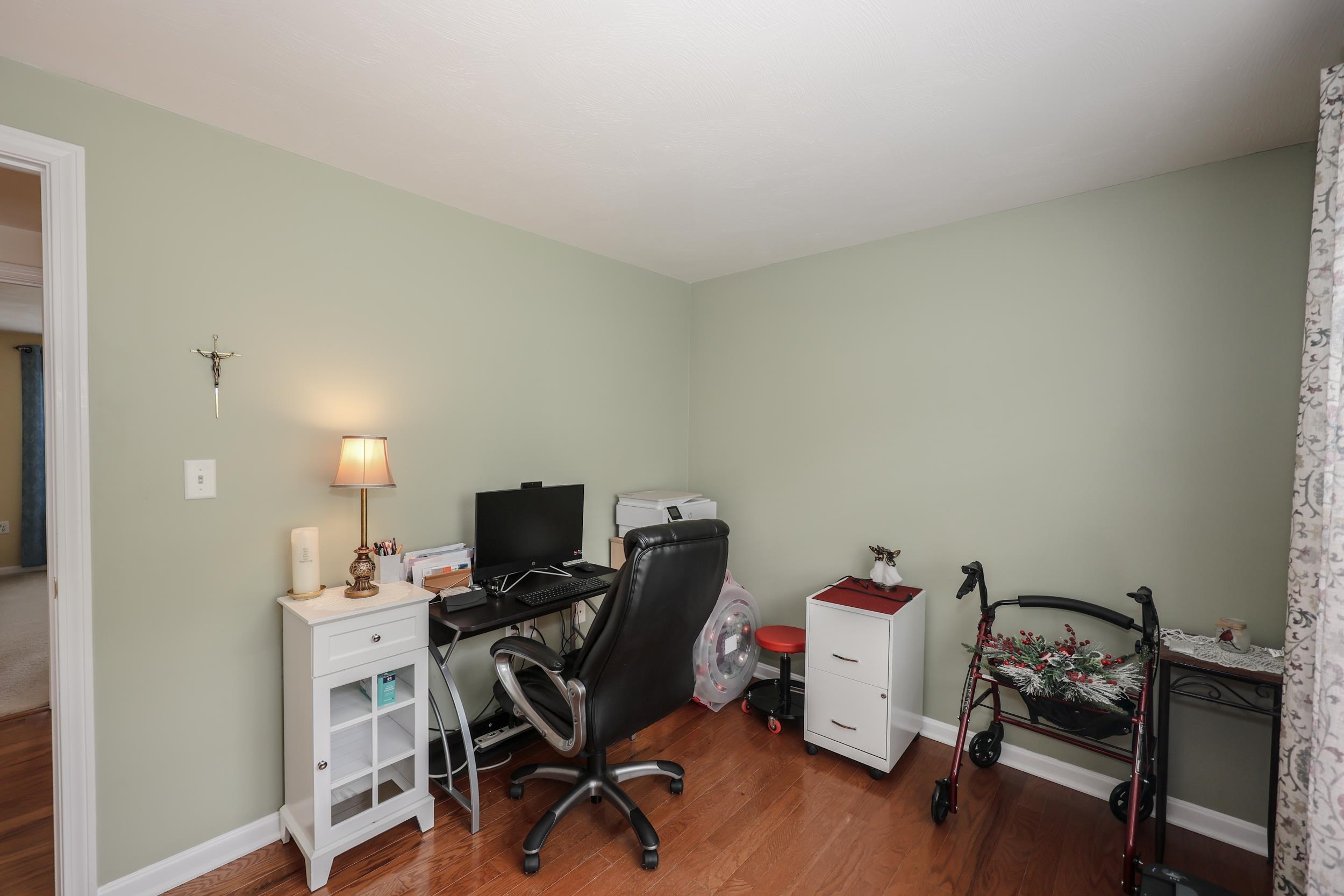 8 Cedar St #8, Hooksett, NH 03106