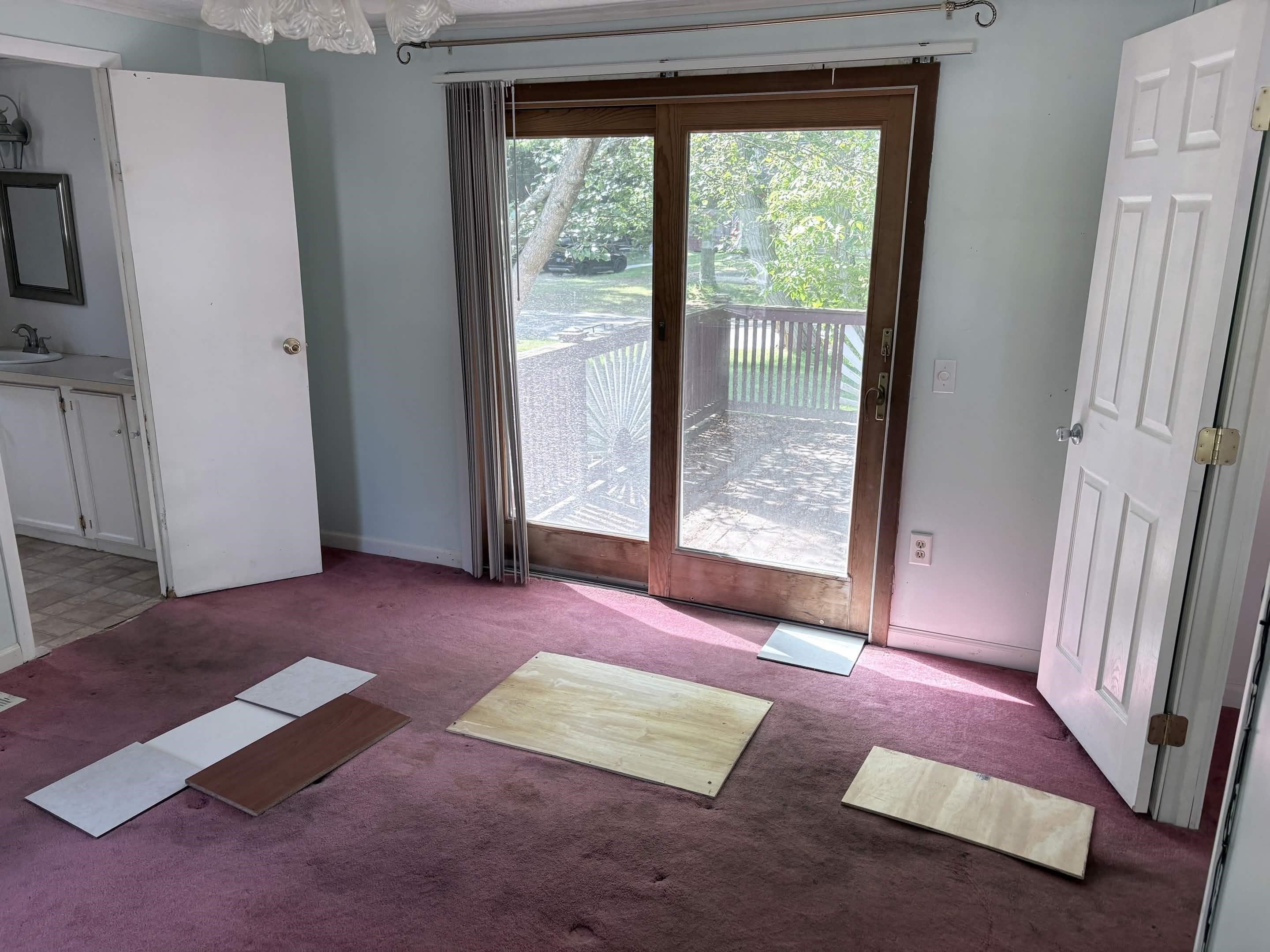 1 Oak Ct, Seabrook, NH 03874