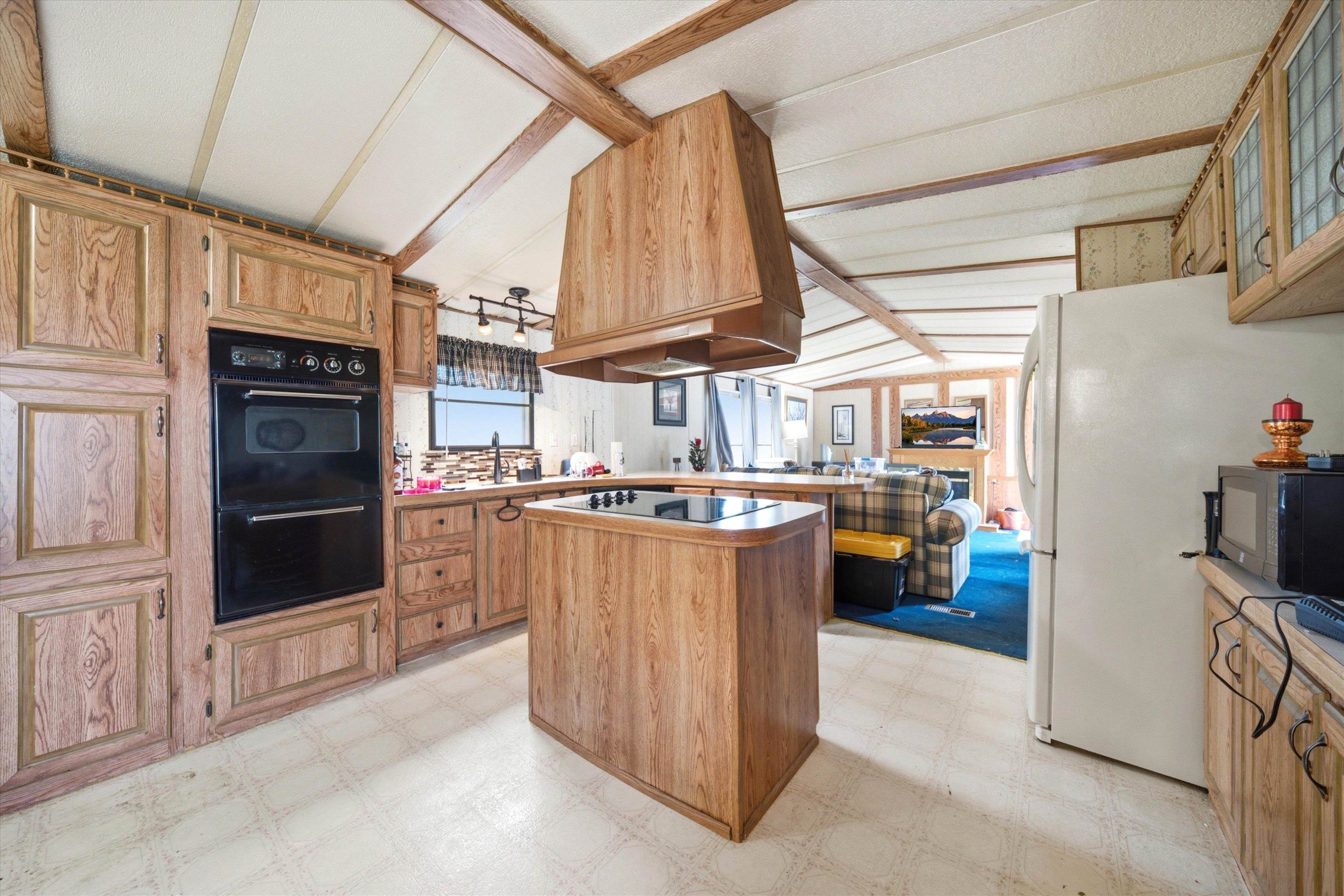 4 Balsam Ln, Lee, NH 03861
