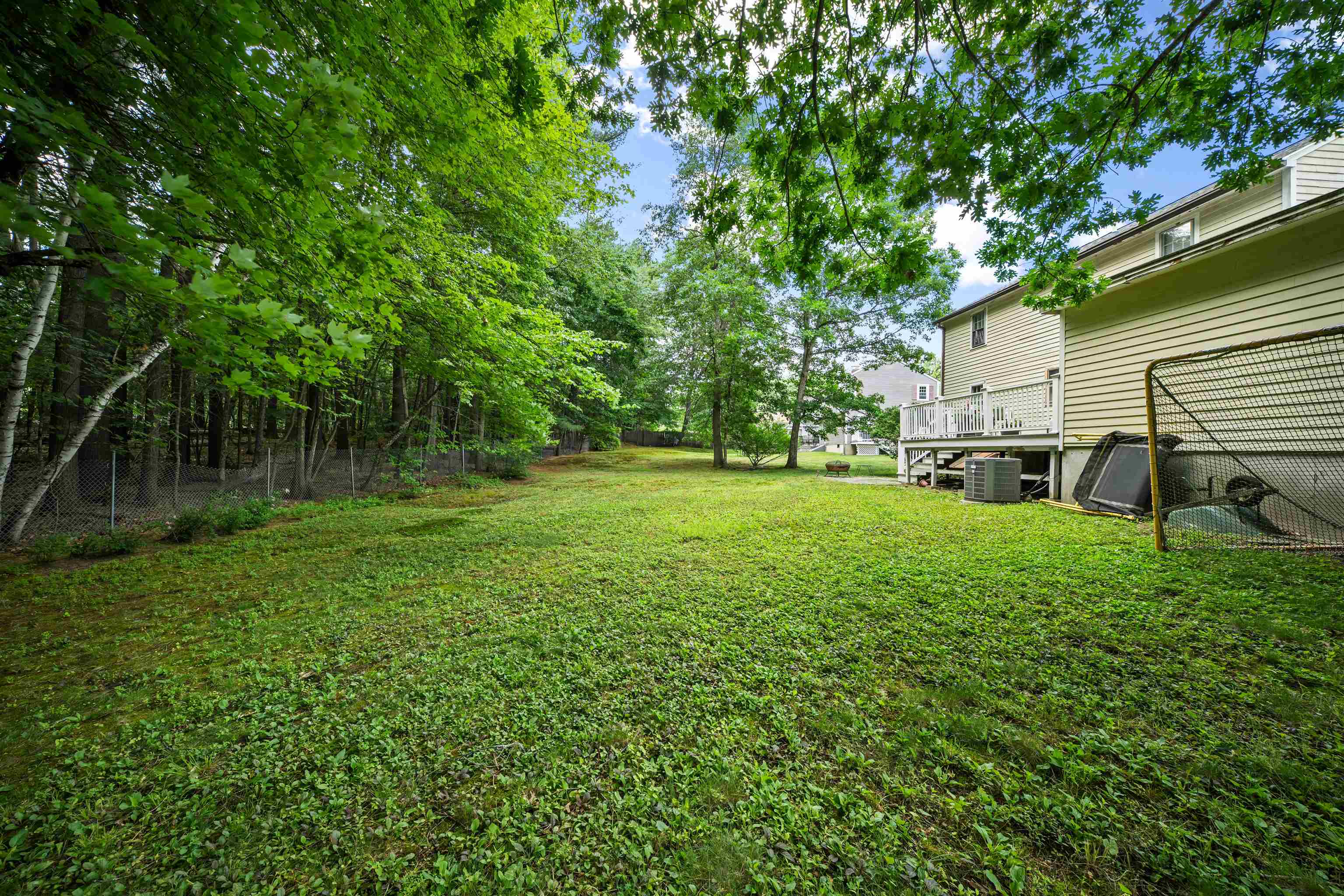 19 Baymeadow Dr, Nashua, NH 03063