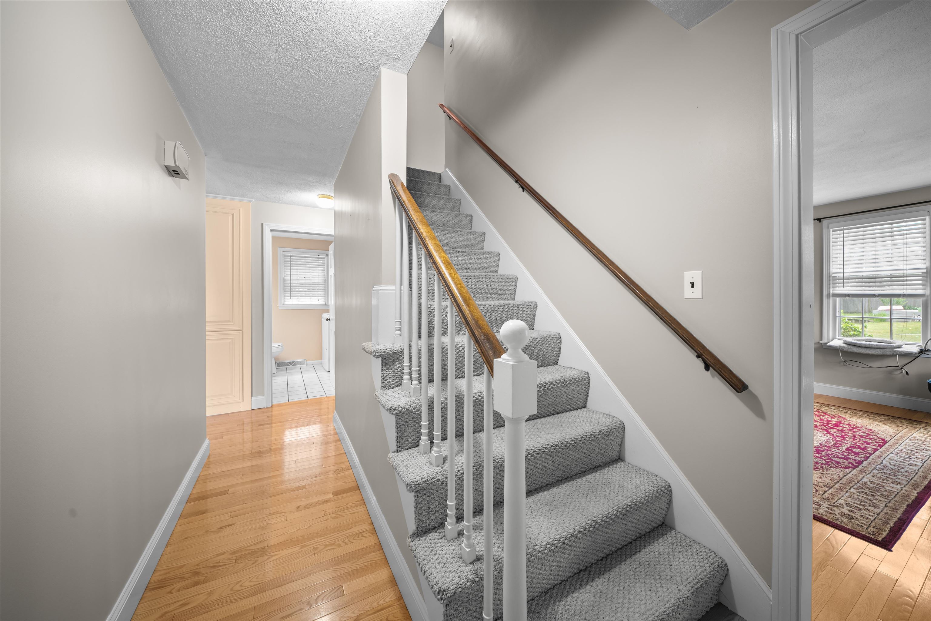 19 Baymeadow Dr, Nashua, NH 03063